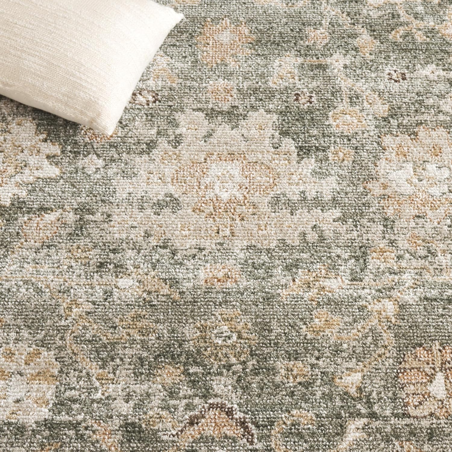 SAFAVIEH Area Rug 10'x14'3" - Hazel Collection - X-Large - Traditional Design, Green & Beige, Non-Shedding & Easy Cleaning, Ideal for Living Room, Bedroom, Dining Space (HZL512Y)