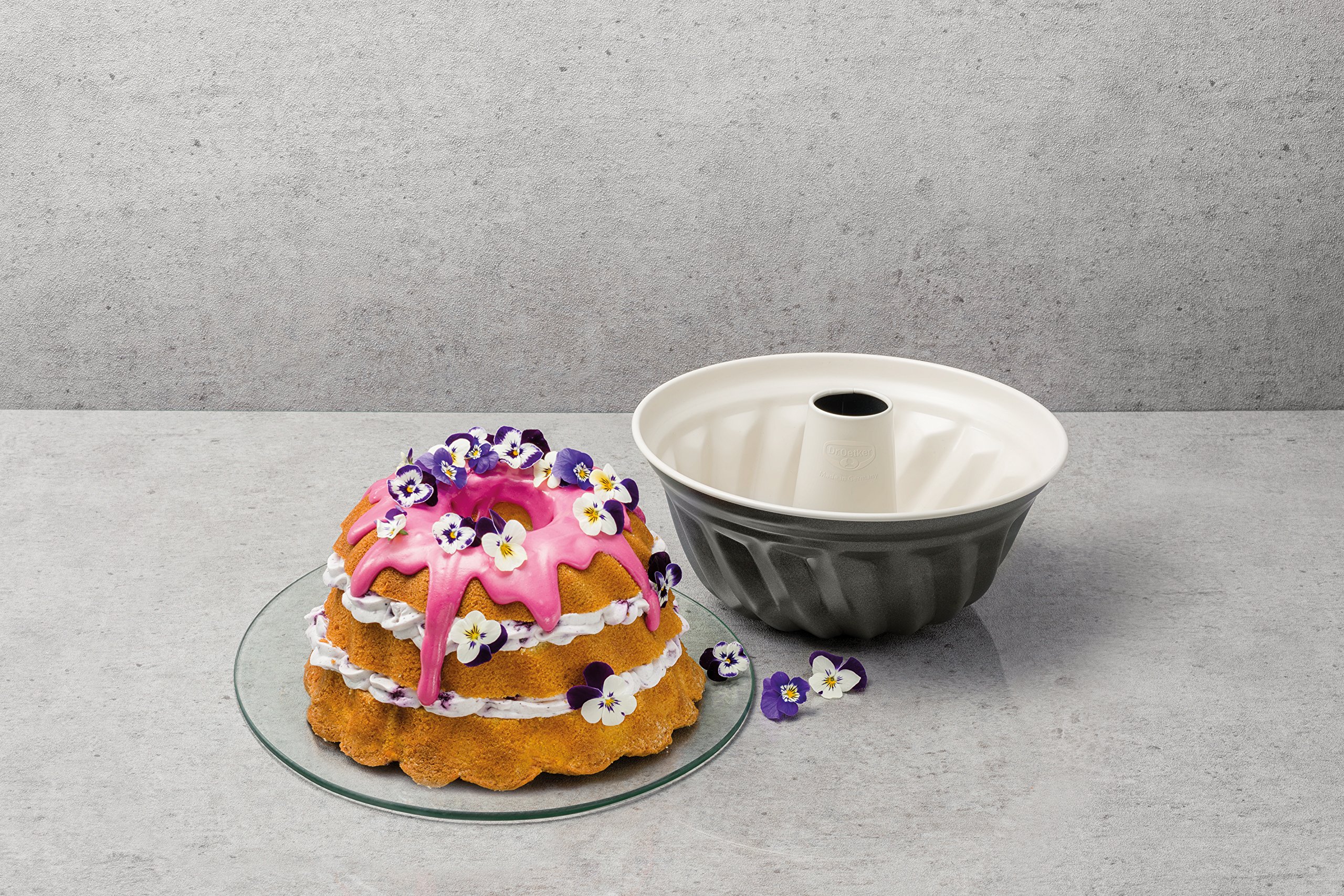 Dr. Oetker Springform mit Flach- und Rohrboden Ø 28 cm BACK-TREND (Farbe: creme/anthrazit) & Gugelhupfform Ø 22 cm Back-Trend, Backform für Gugelhupf, (Farbe: Creme/anthrazit), Menge: 1 Stück