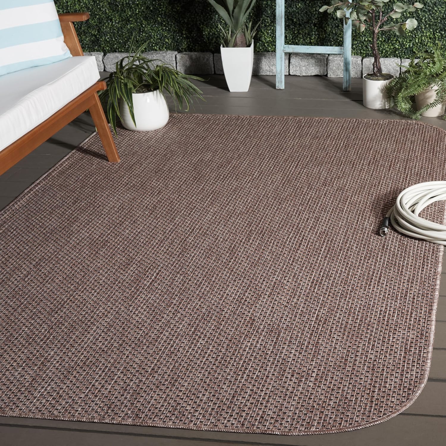 SAFAVIEH Washable Rug Outdoor Courtyard Collection - 5'3" x 7'7" Rectangular with Rounded Corners, Natural & Black, Non-Shedding & Easy Cleaning, Ideal for Patio, Backyard, Mudroom (CY8521-37312)