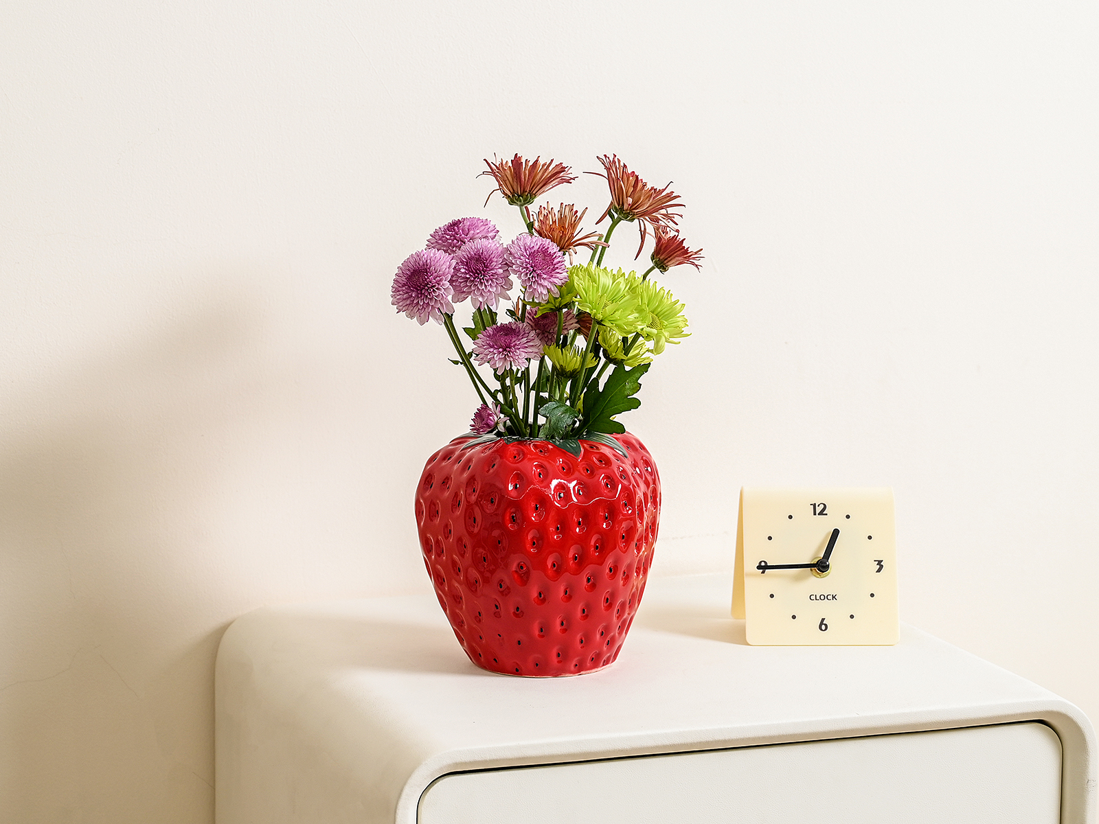 Amazon.com: AOMOONOA Red Strawberry Vase for Flowers, Decorative