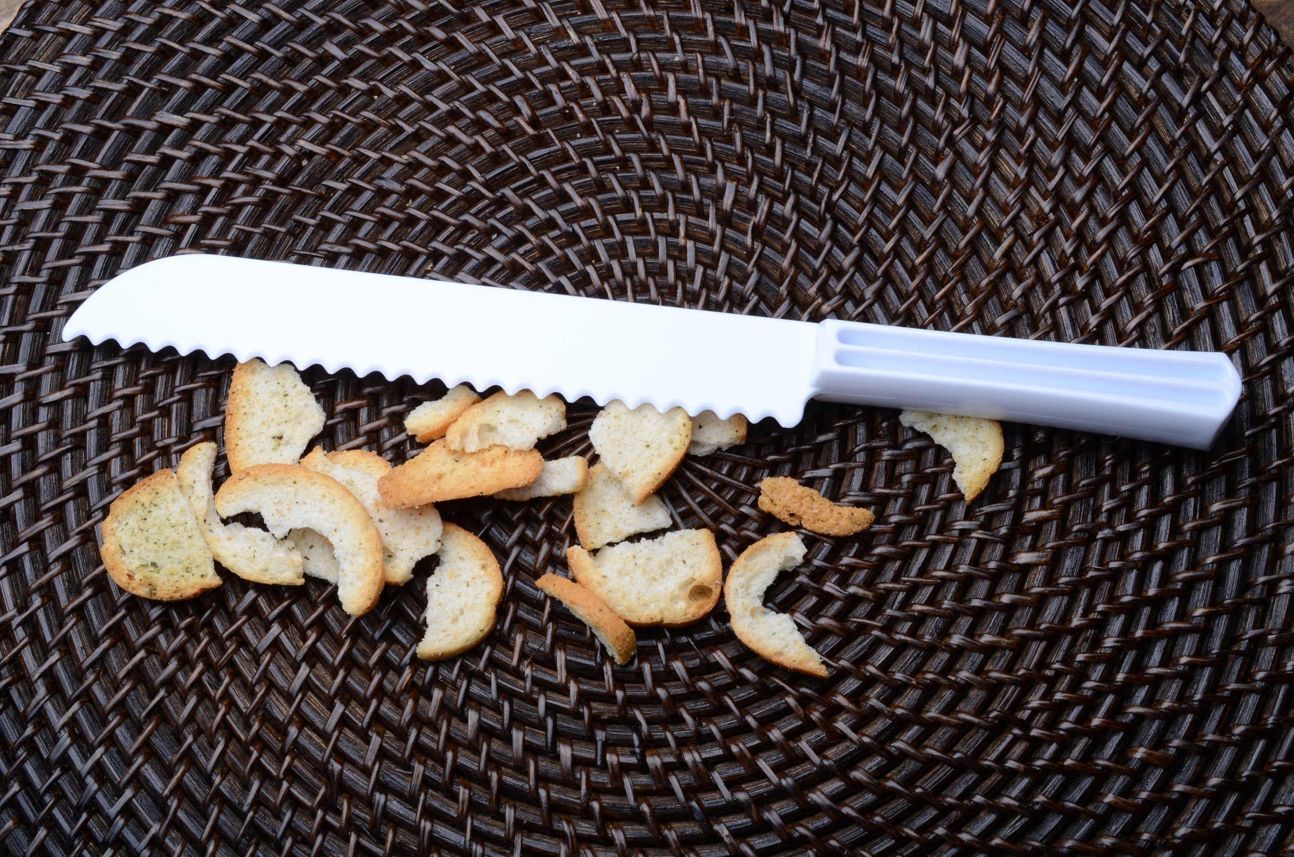 Fineline Settings Platter Pleasers White Bread Knife 48 Pieces