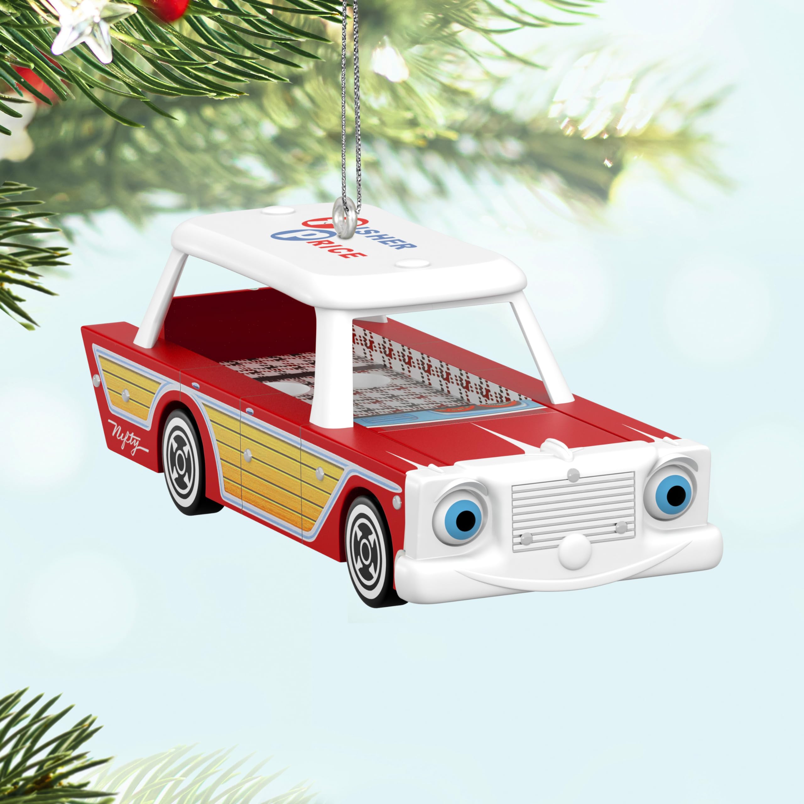 Ornement De Noël Hallmark 2024 – Fisher Price Nifty Station Wagon – Neuf