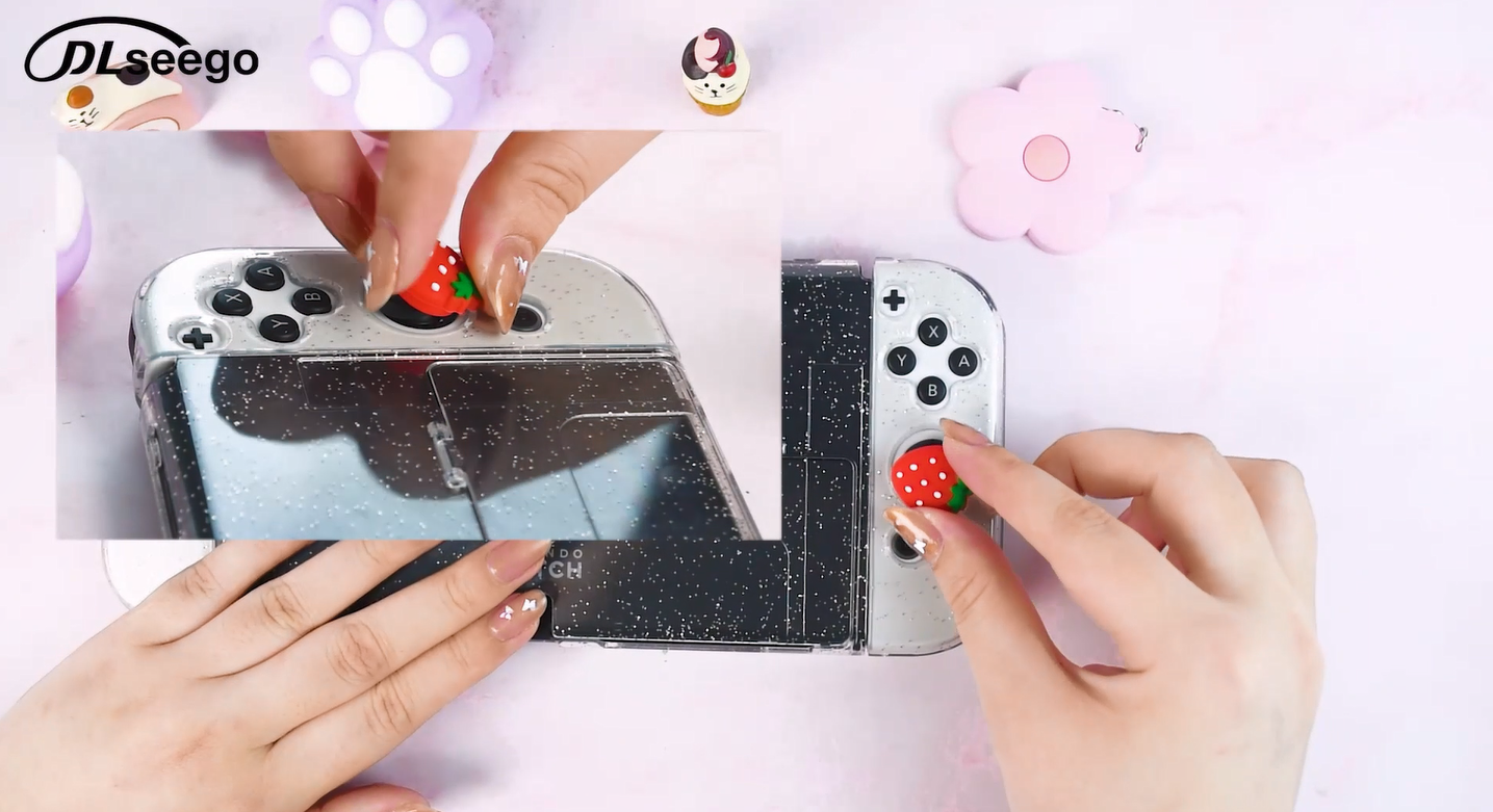 Nintendo Switch Lite スイッチ カバー いちごシール Nintendo Switch Lite スイッチ カバー いちごシール Amazon.co.jp