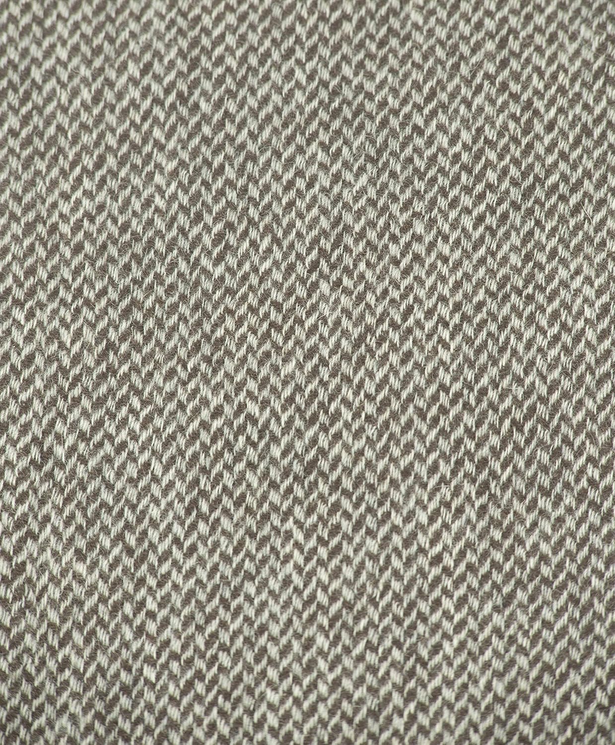 Bеѕt Sеllеr REALITY&FANTASY Wool Fringed Knee Throw Blanket for Couch Bed Outdoor Travel