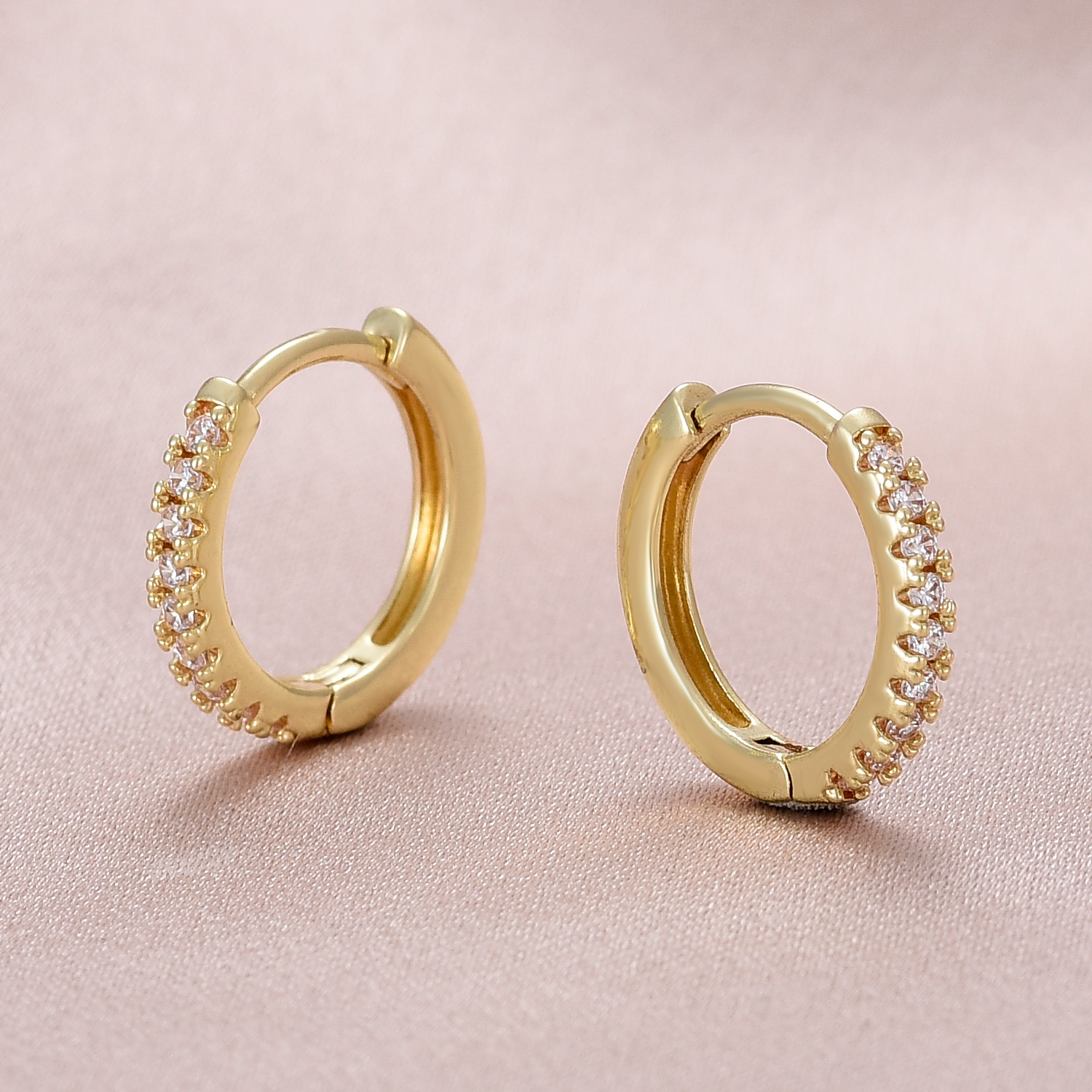 アクセサリー Daughters Jewelry Pill hoop Gold Amazon.com: Dreamfox 8 Pairs Huggie Hoop Earrings Small