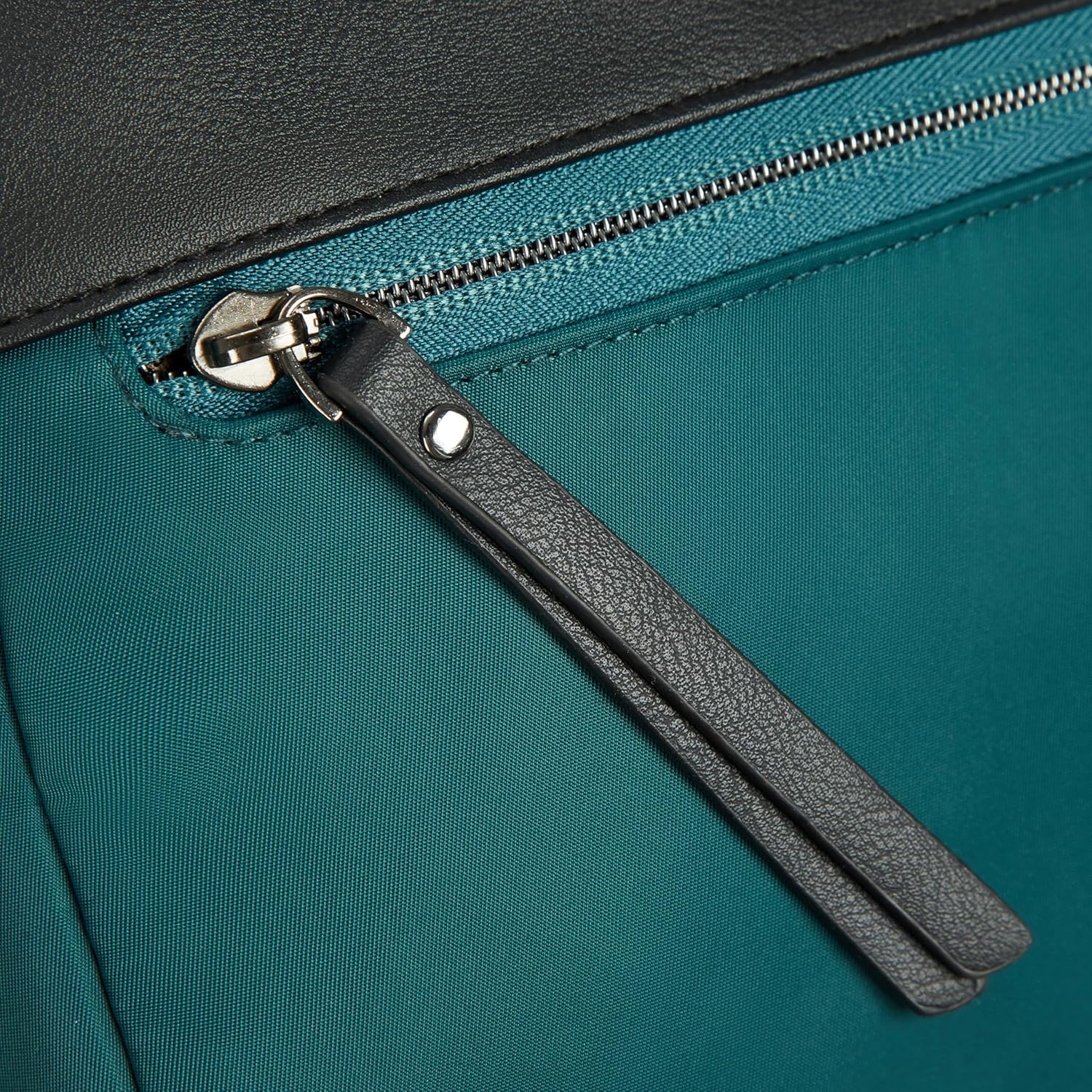 Travelon Anti-Theft Addison Small Crossbody - Image 12