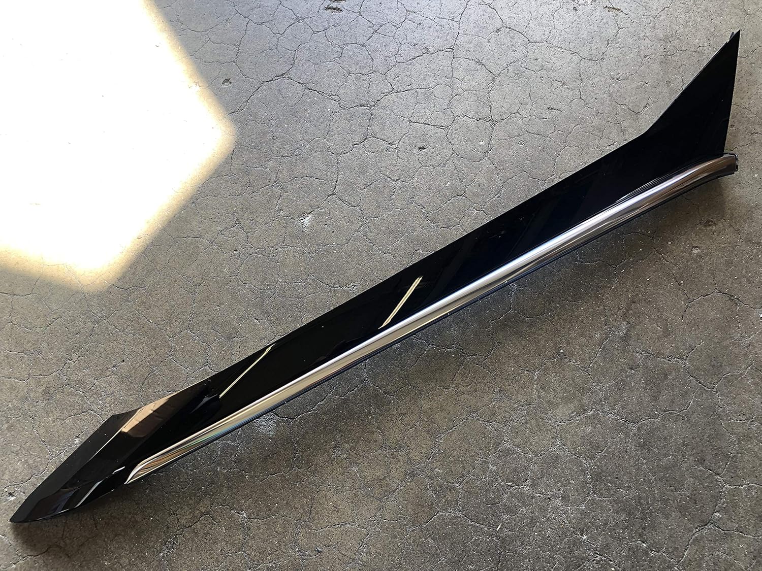 Genuine Nissan Parts - Rt Belt Molding (78872-4RA0A)