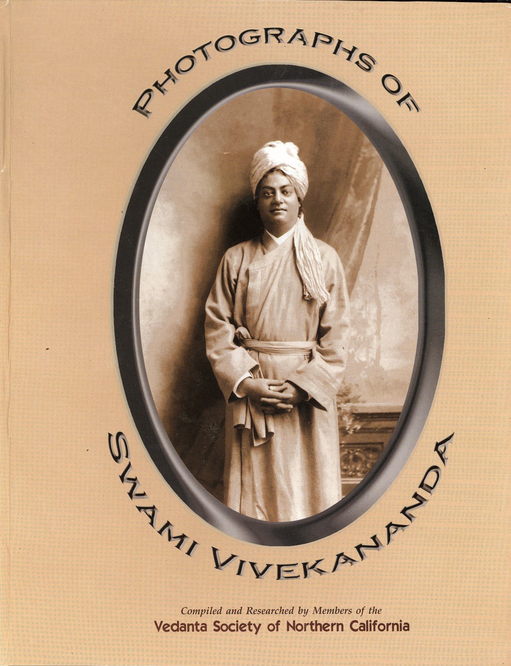 Photographs of Swami Vivekananda 1886-1901 Hardcover – September 2, 2002