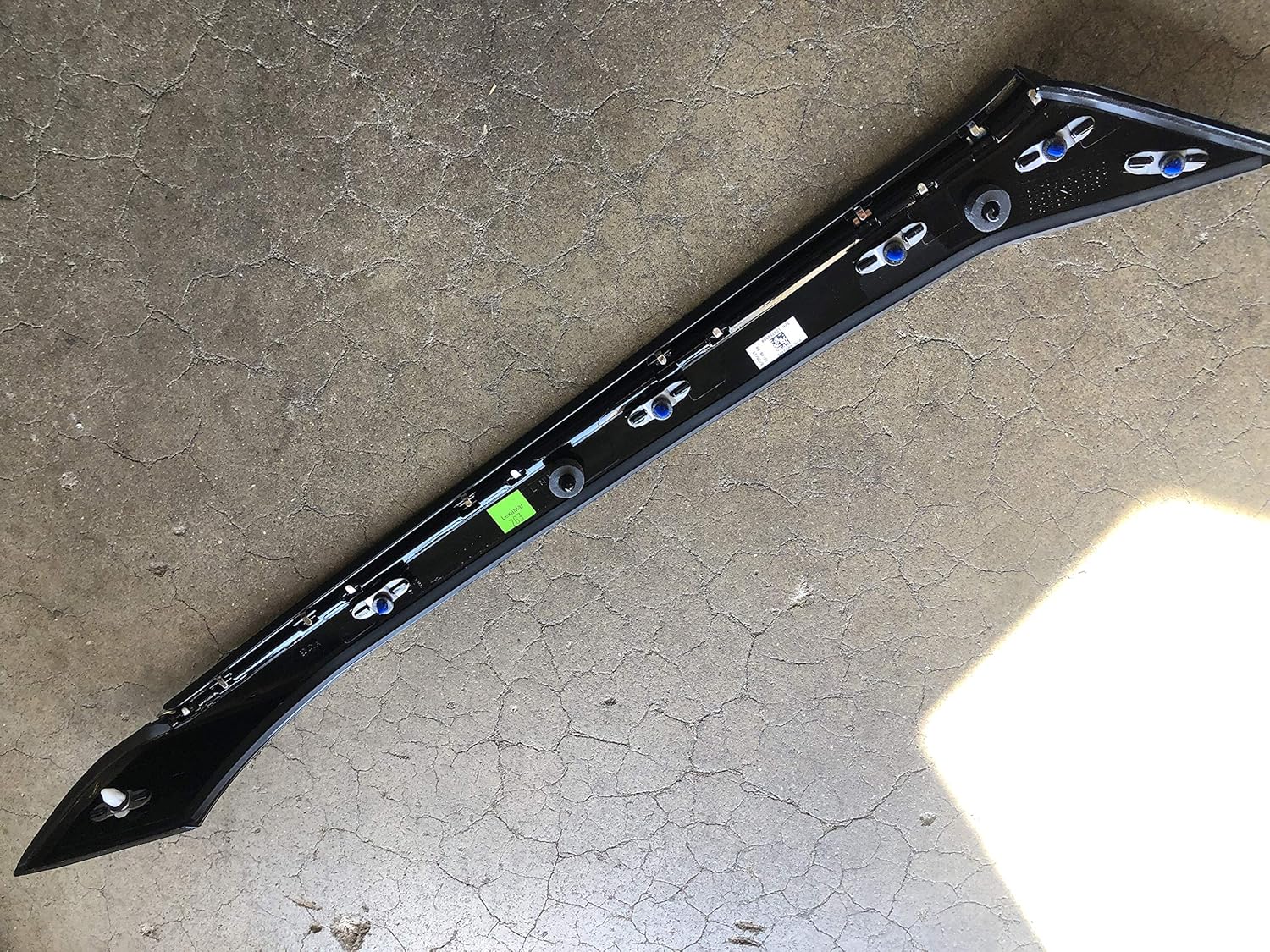 Genuine Nissan Parts - Rt Belt Molding (78872-4RA0A)