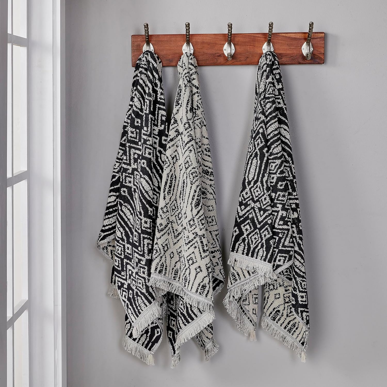 SKL Home Nador Jacquard Bath Towel, Black - Image 7