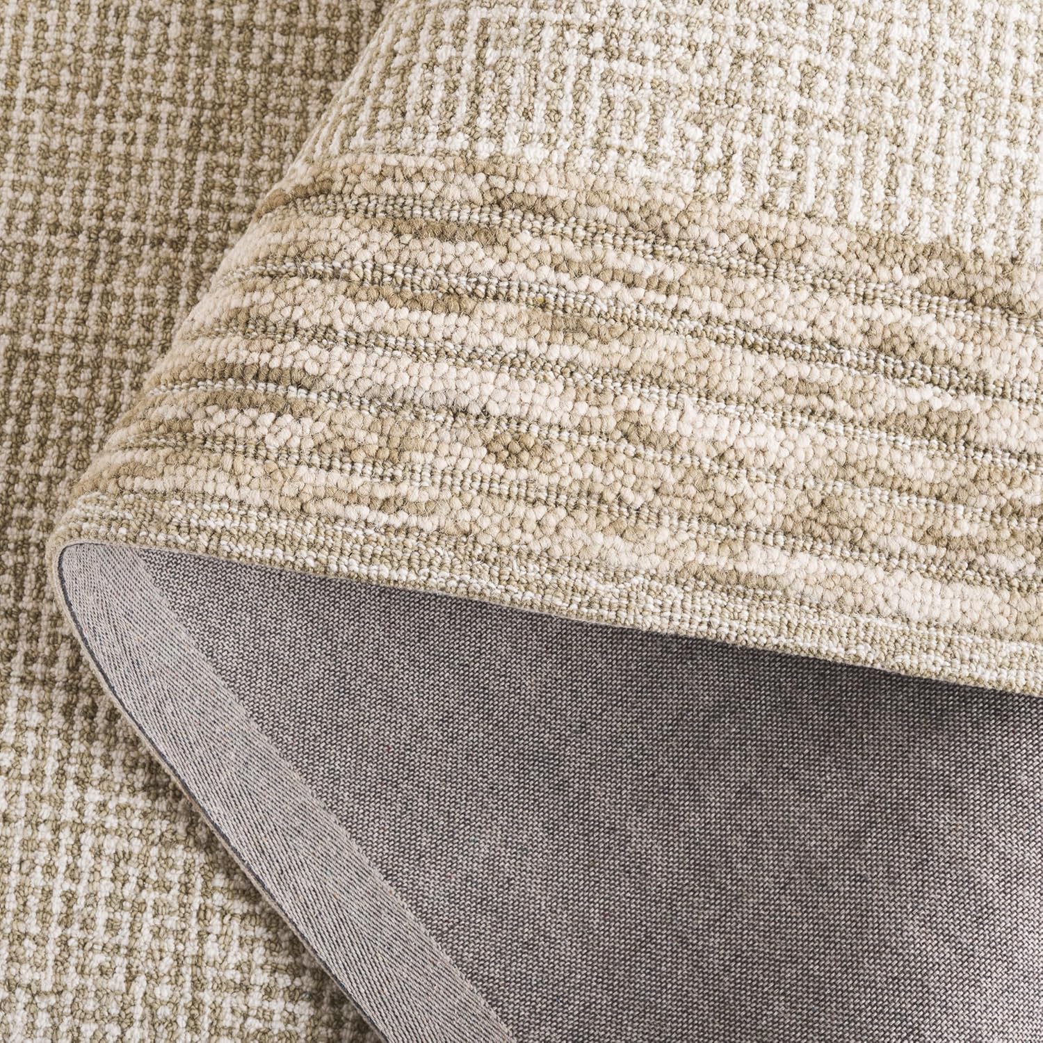 SAFAVIEH Ebony Collection Area Rug - 5' x 8', Light Green/Beige, Geometric Design, Ideal for High Traffic Areas in Living Room, Bedroom, Dining (EBN425Y)