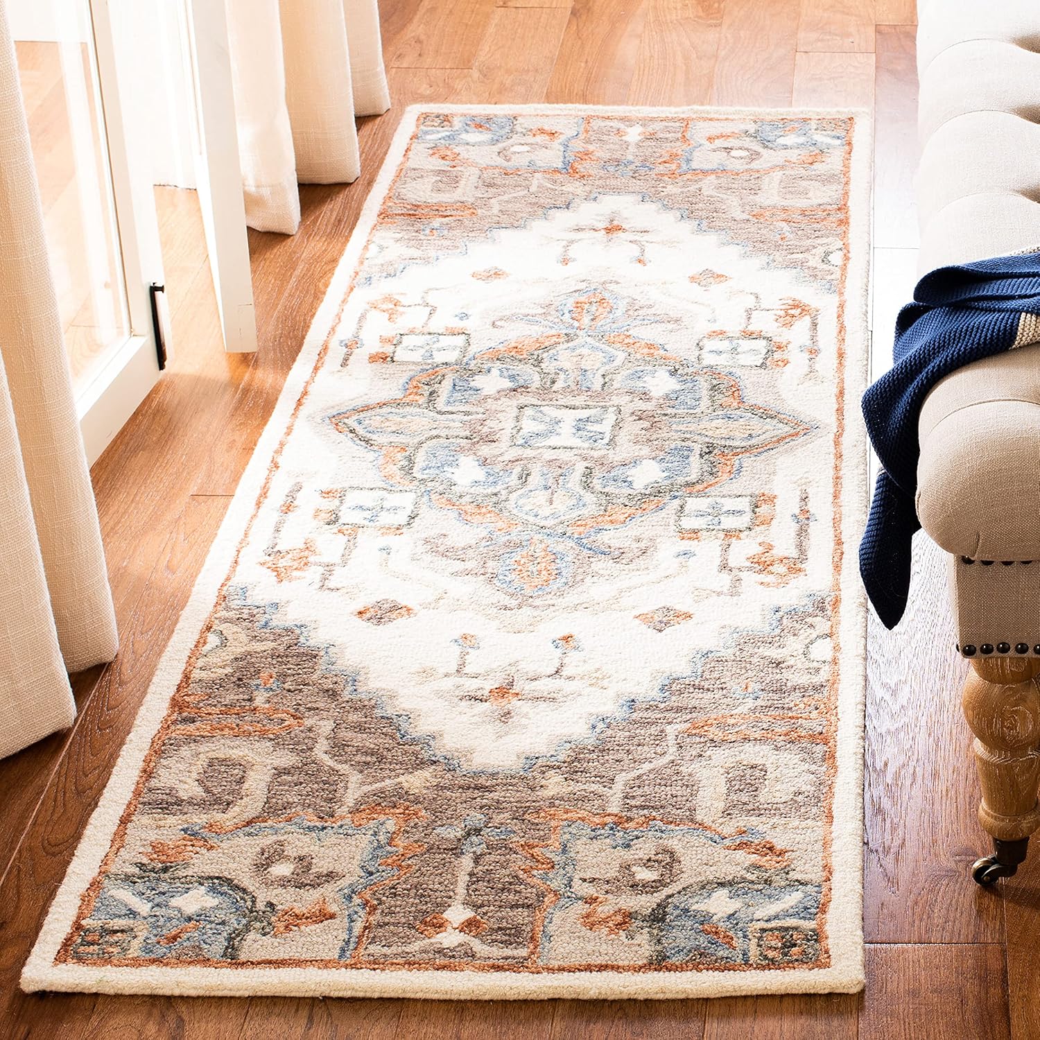 SAFAVIEH Micro-Loop Collection Area Rug - 5' Round, Ivory & Rust, Handmade Wool, Ideal for High Traffic Areas in Living Room, Bedroom (MLP904A)