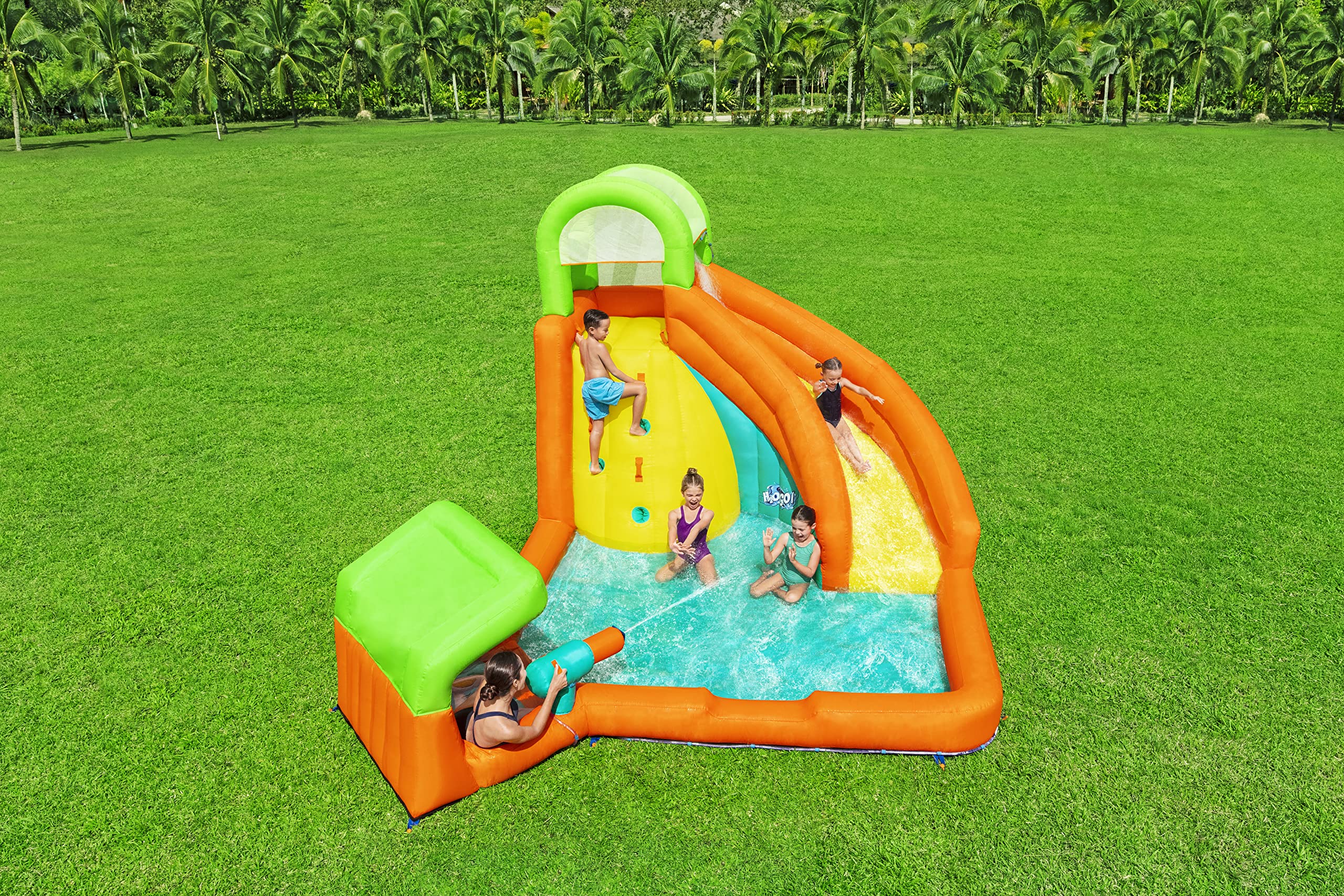 14' x 12'1" x 8'8"/4.26m x 3.69m x 2.64m Canopy Cove MEGA Water Park