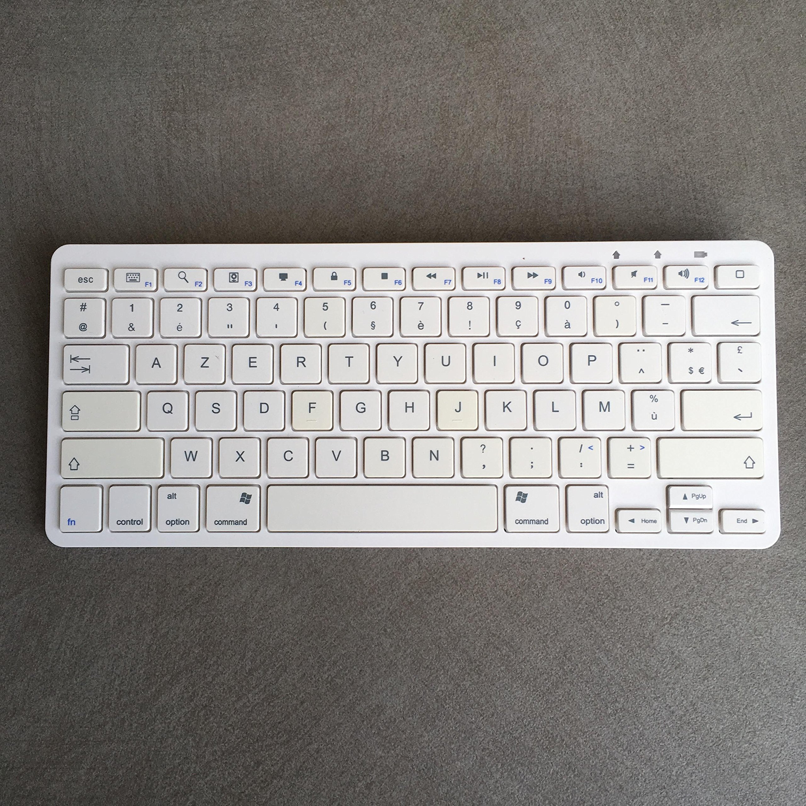 Carrefour CBK01 USB Keyboard, top-down view showing keys and standard layout.
