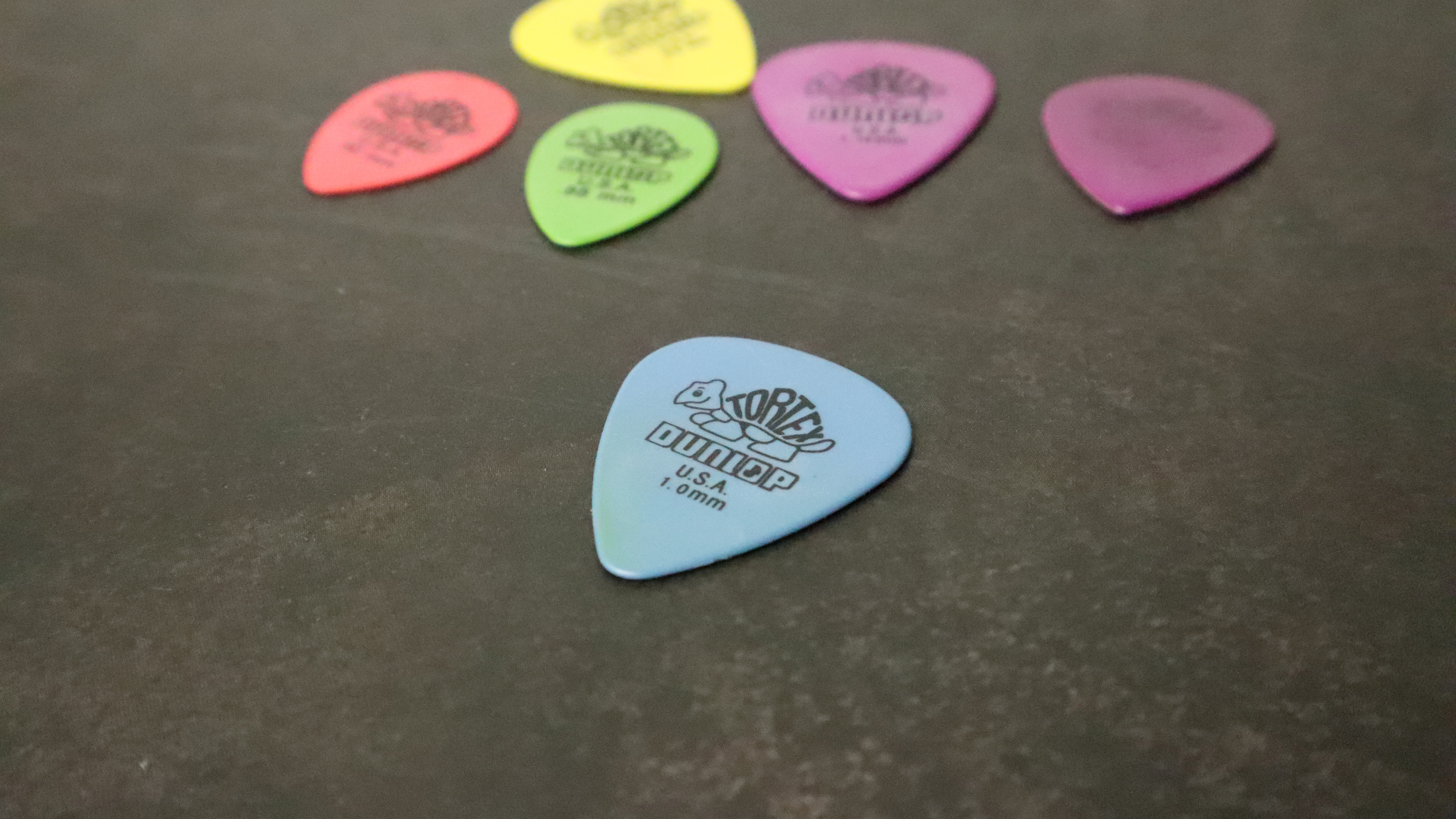 Watch Jim Dunlop Tortex 1.0 mm Preview and Demo on Amazon Live