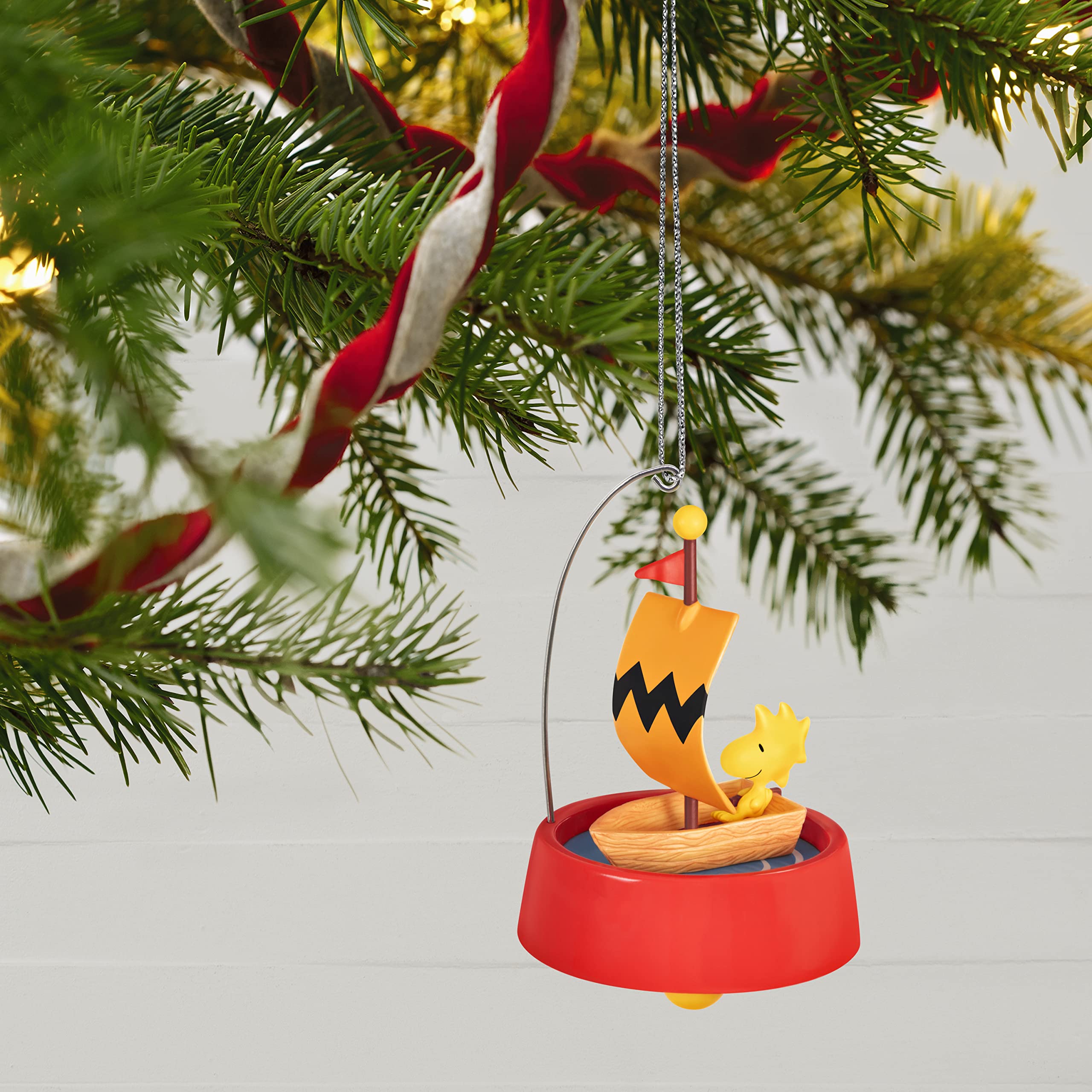 Hallmark The Peanuts Gang クリスマスオーナメント Amazon.com: Hallmark The Peanuts Gang Christmas Ornaments, Set of