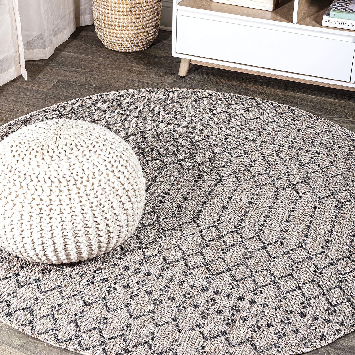 JONATHAN Y SMB108E-9R Ourika Moroccan Geometric Textured Weave Indoor/Outdoor Area Rug, Bohemian, Scandinavian for Bedroom, Kitchen, Living Room, Easy-Cleaning, Light Gray/Black, 9' Round Light Gray/Black 9' (Round)