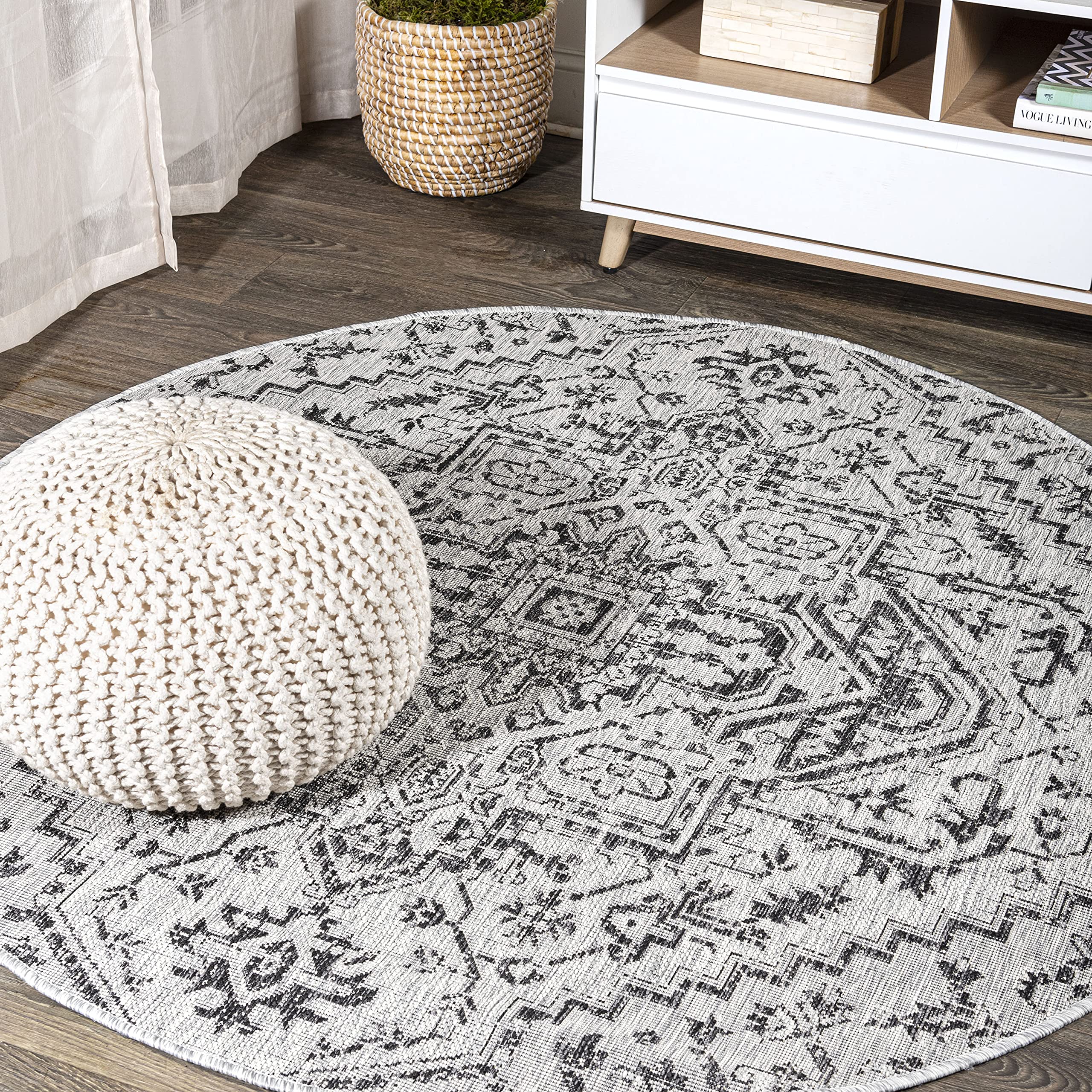 jonathan y boho medallion indoor outdoor round area rug 8 ft black/gray, estrella textured weave for backyard, patio, porch, easy-cleaning, high traffic, pet-friendly, non-shedding (smb105d-8r)