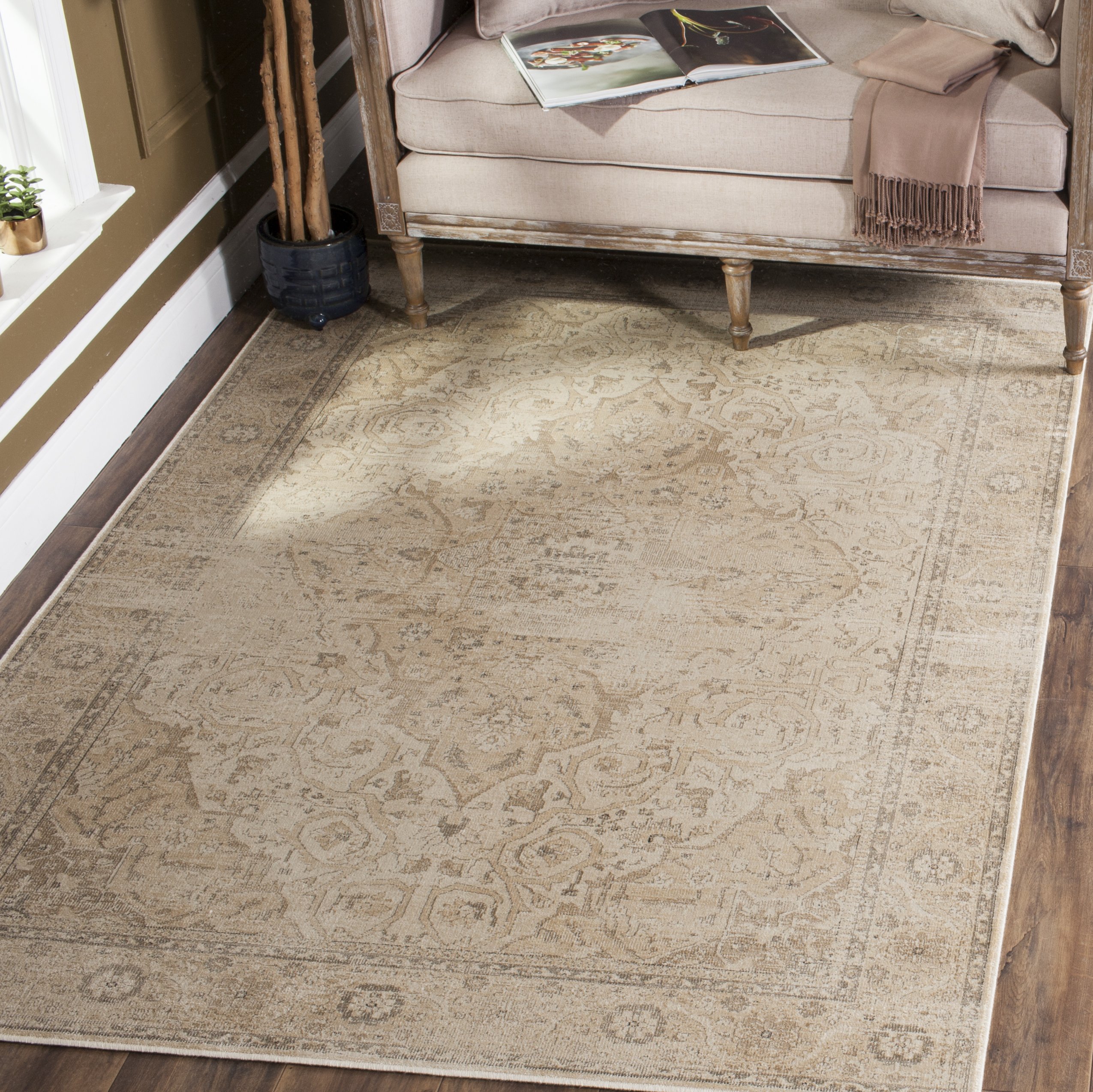 Amazon.com: SAFAVIEH Vintage Collection Area Rug - 6'7