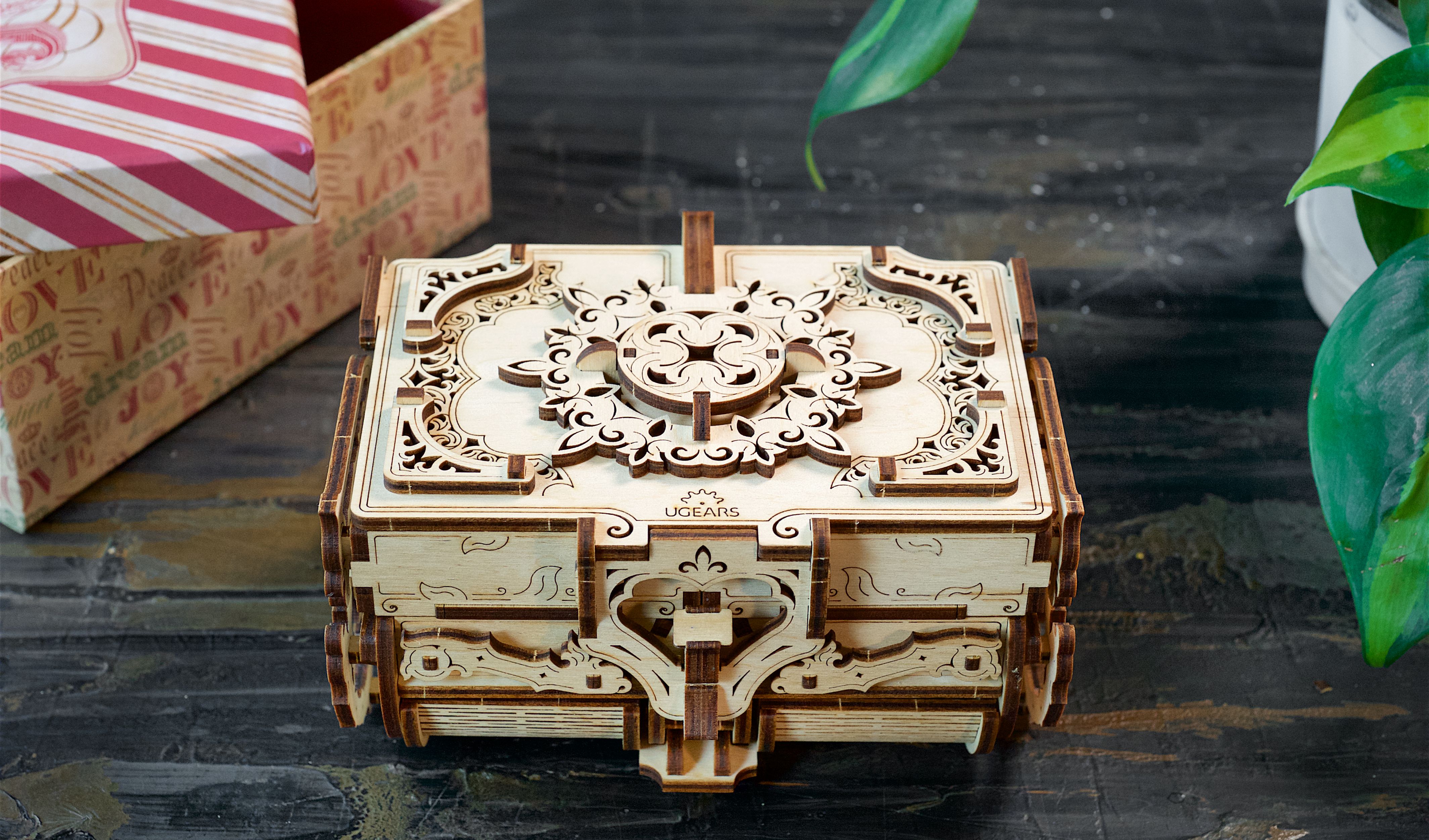 UGEARS Schatulle 3D Modellbausatz Holztruhe-3D Holzbausatz Schatzkiste-3D Puzzle Erwachsene Box (Antik-Schatulle) – Bild 7