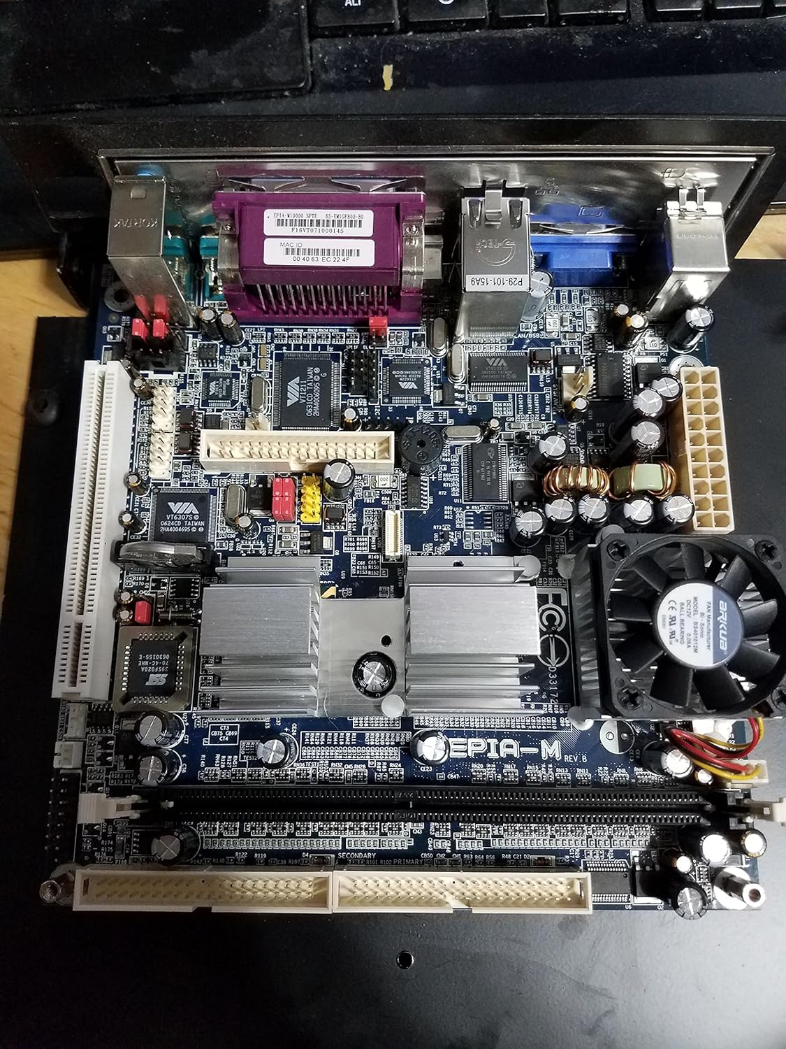New VIA EPIA M10000G LVDS MINI ITX MOTHERBOARD Electrónicos