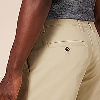 Vista 4 de Tienda Essentials Pantalones cortos chinos ajustados de 9 pulgadas para hombre
