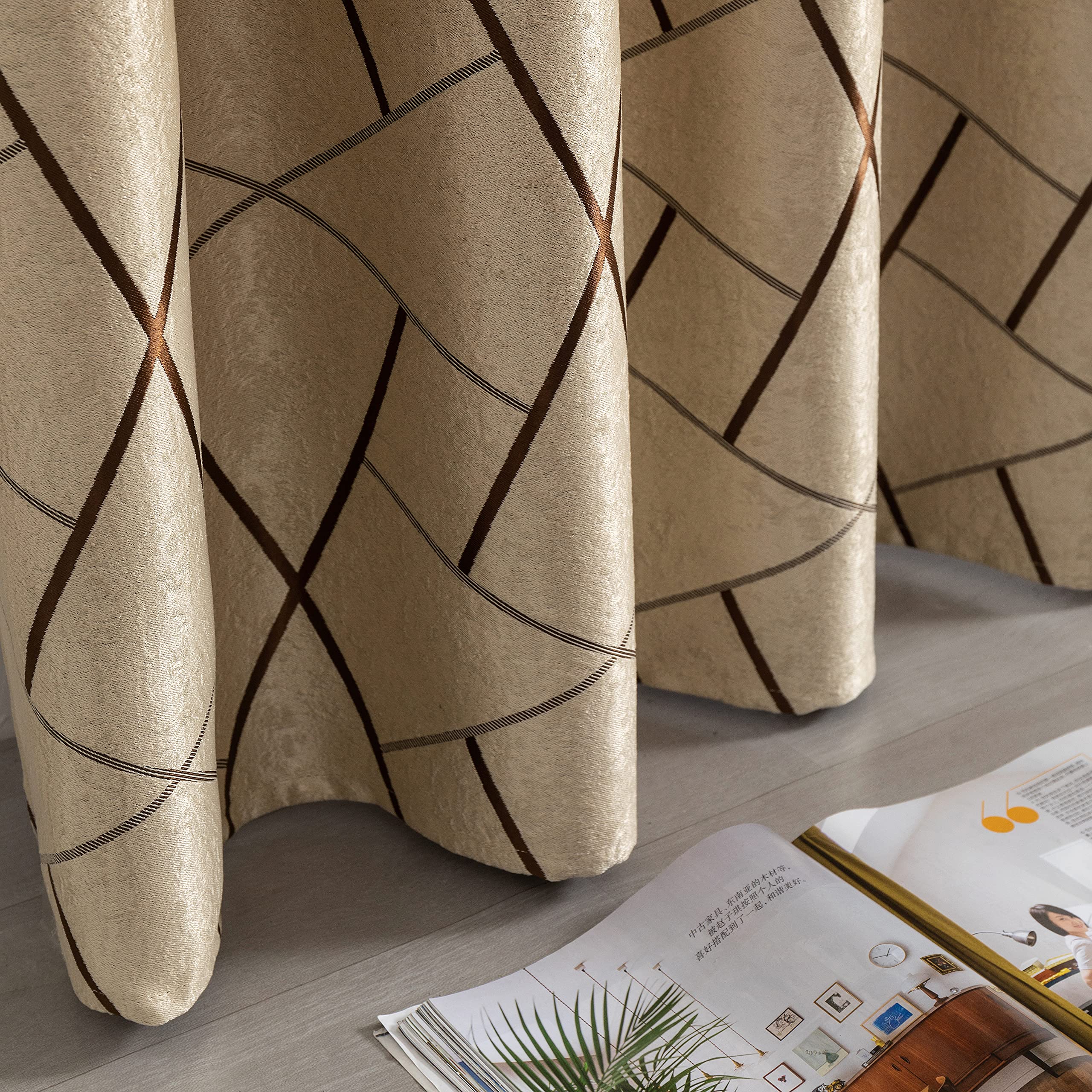 GIRASOLE HOME Paire de rideaux beige occultants fantaisie géométrique, marron, pour salon, chambre, bureau, balcon, porte, fenêtre, 2 panneaux avec œillets (beige et marron, 140 x 280 cm)