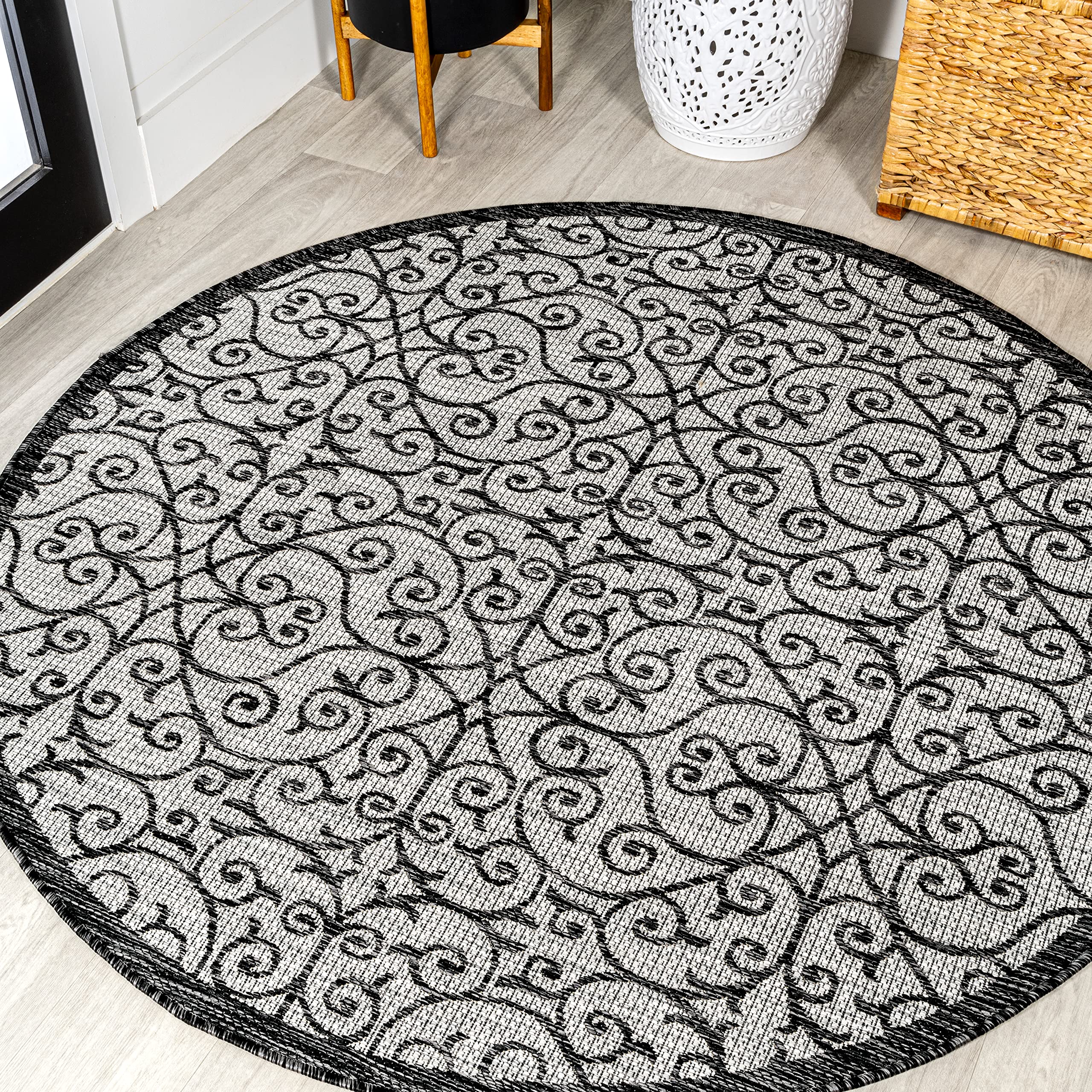 JONATHAN Y Vintage Filigree Indoor Outdoor Round Area Rug 5 Ft Light Gray/Black, Madrid Textured Weave for Backyard, Patio, Porch, Easy-Cleaning, High