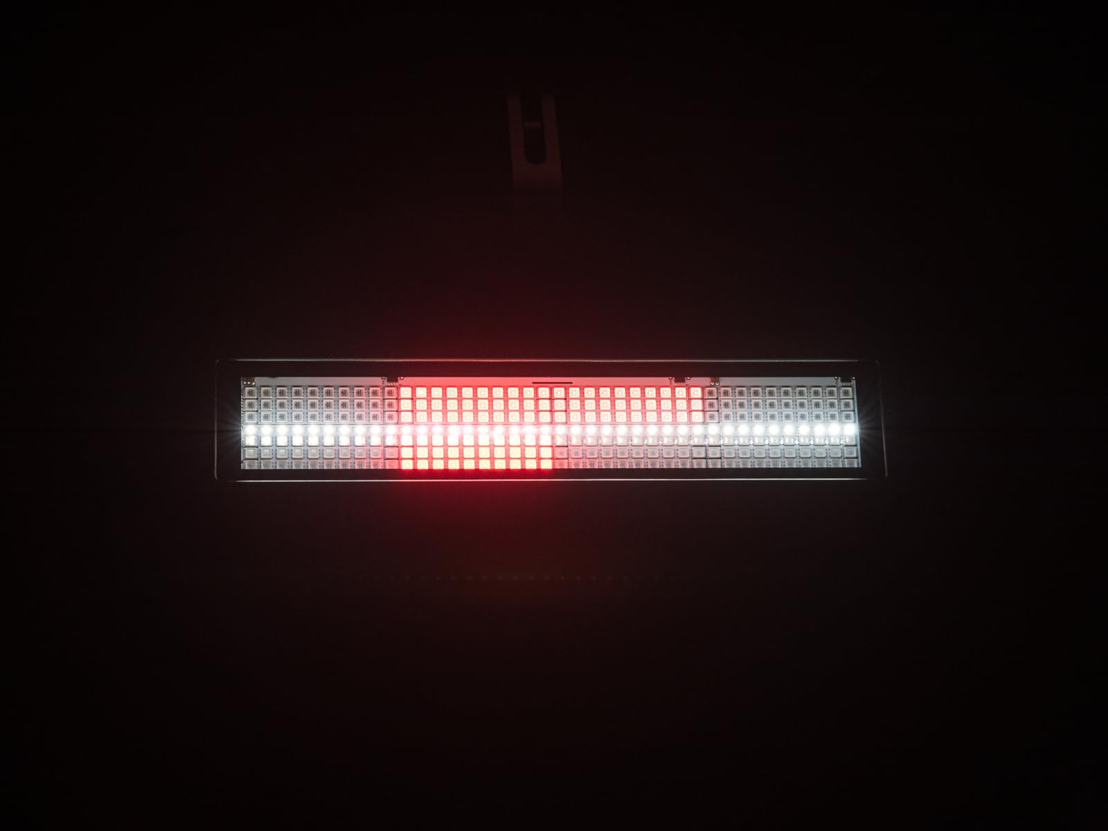 EUROLITE LED IP PIX Strobe RGB CW+WW | Outdoor-Scheinwerfer (IP65) für Stroboskop-, Ambient- und Animationseffekte
