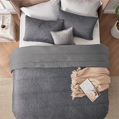 Miniatura 5 de Bedsure Juego de edredón Cal King, juego de cama refrescante y cálido, edredón reversible gris oscuro para todas las estaciones, 3 piezas, 1 edredón