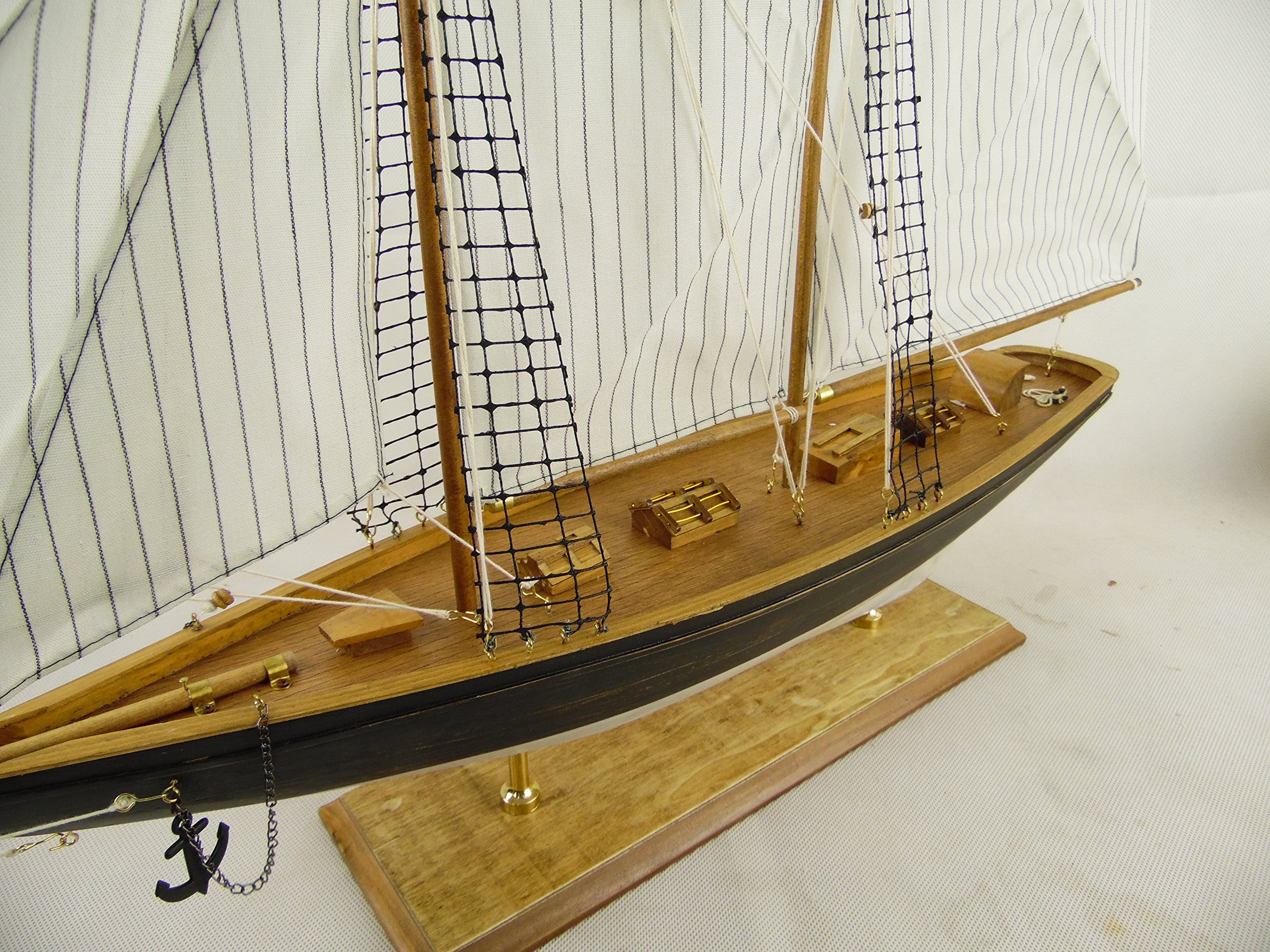antikes Segelschiff/Boot im Shabby-Look - 2 Master mit Standfuß als Modellschiff für die Maritime DekorationSegelboot