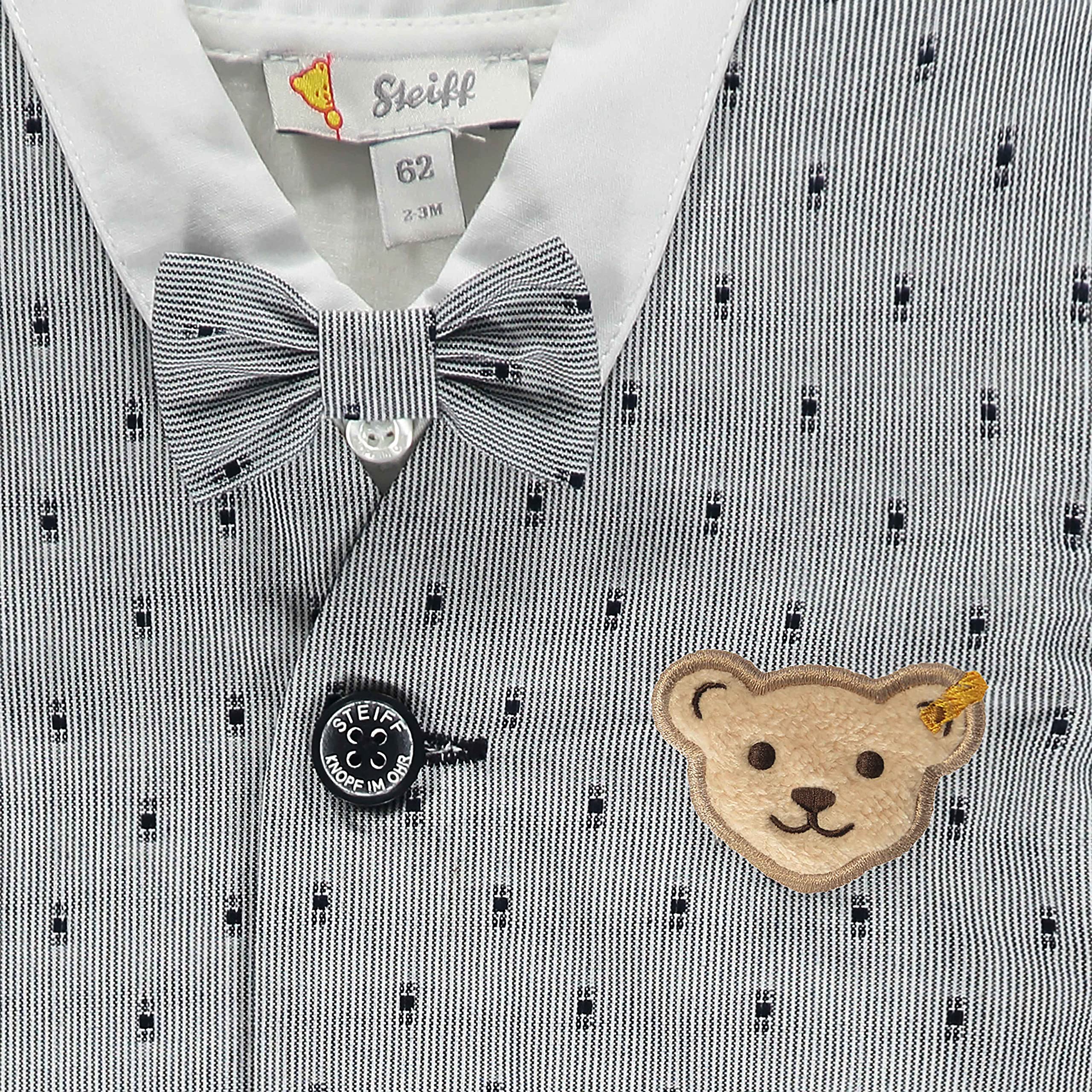 Steiff Strampler mit Blazer Optik EU Größe 86, Baby Anzug mit abnehmbarer Fliege, Blazer mit Hemdoptik, ein Hingucker bei festlichen Anlässen, aus hochwertigem Sweat Stoff