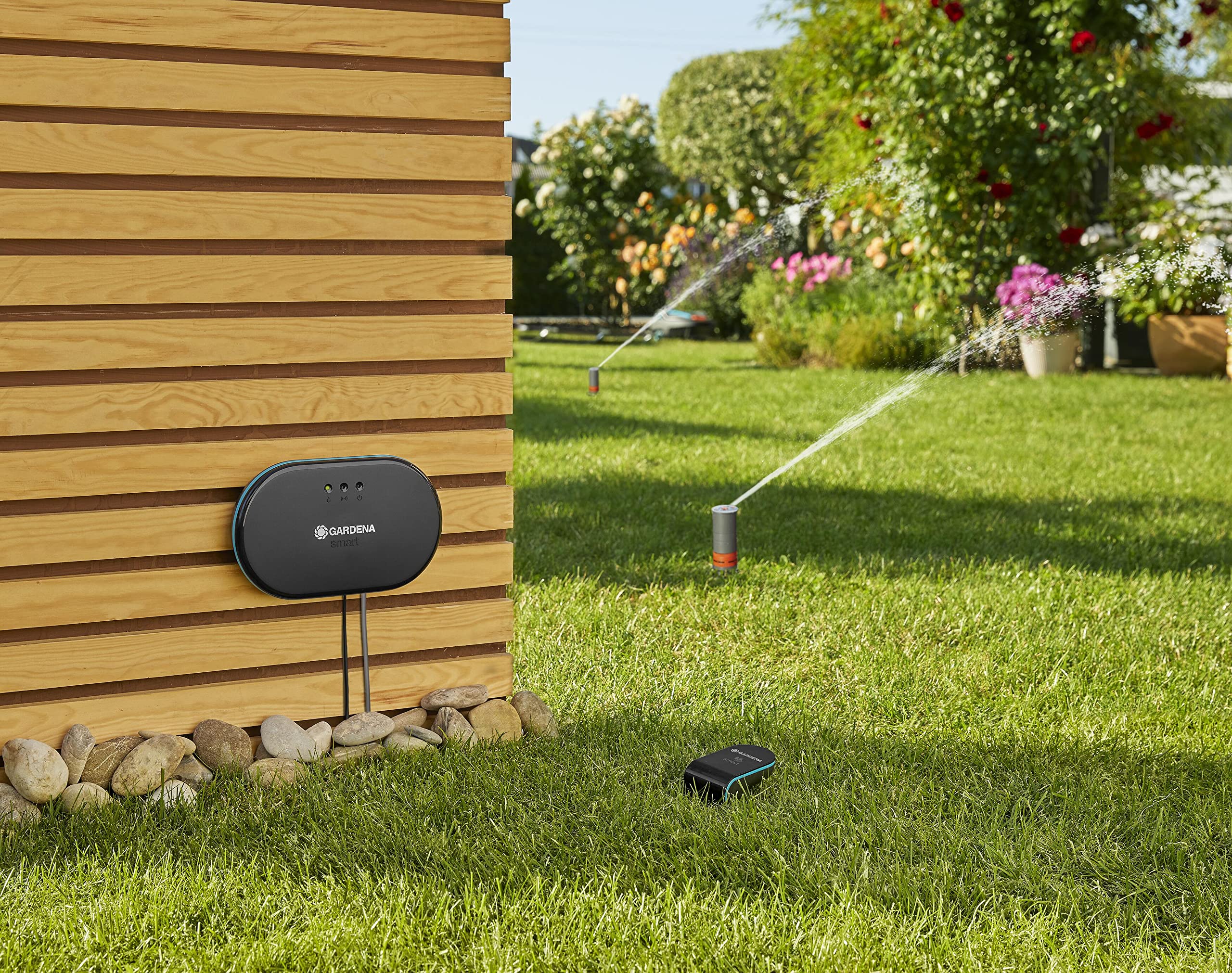 Gardena Set smart Irrigation Control Sensor: computer per irrigazione per max. 6 valvole (24 V), incl. smart Sensor/smart Gateway, controllabile tramite smart App (19210-20)