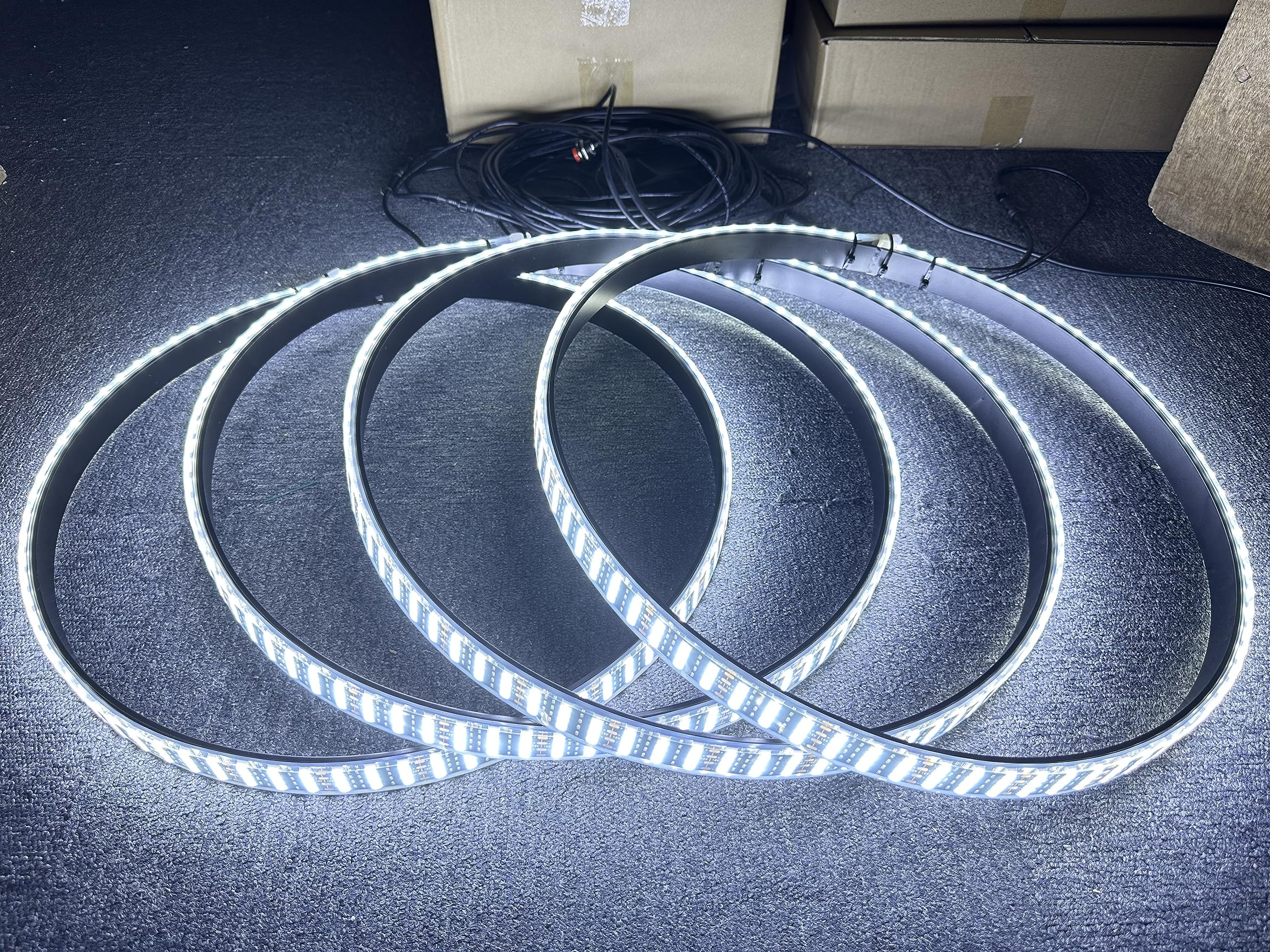 Sando Tech 17.5'' Quad Row Pure White Strobe/Breathe LED Wheel Ring Light Switch/Remote Ctrl Sturdy Black Iron Ring Black Base LED Wheel Well Light Rim Light for Car Truck