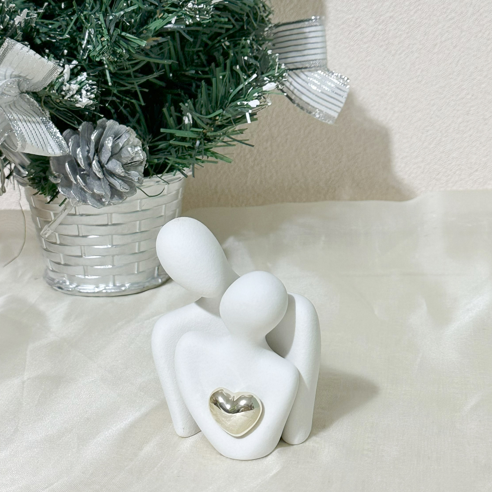 Mini estatua pareja abrazándose, decoración romántica cerámica miniatura 7
