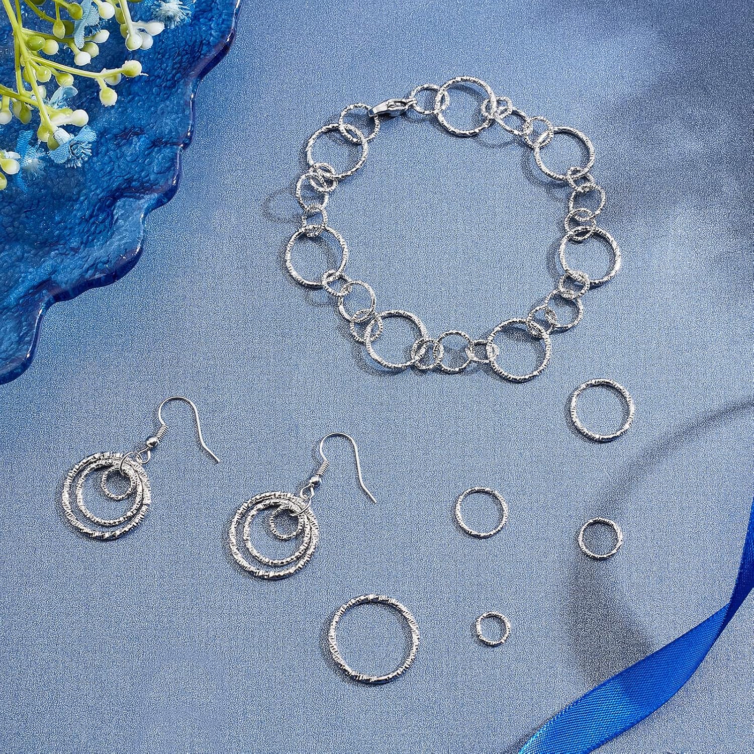 PH PandaHall 500pcs Linking Ring Connectors, 5 Size Textured Charms 18 Gauge Closed Jump Rings, Carved Iron Jewelry for Necklace Bracelet Making DIY Crafts - Image 2