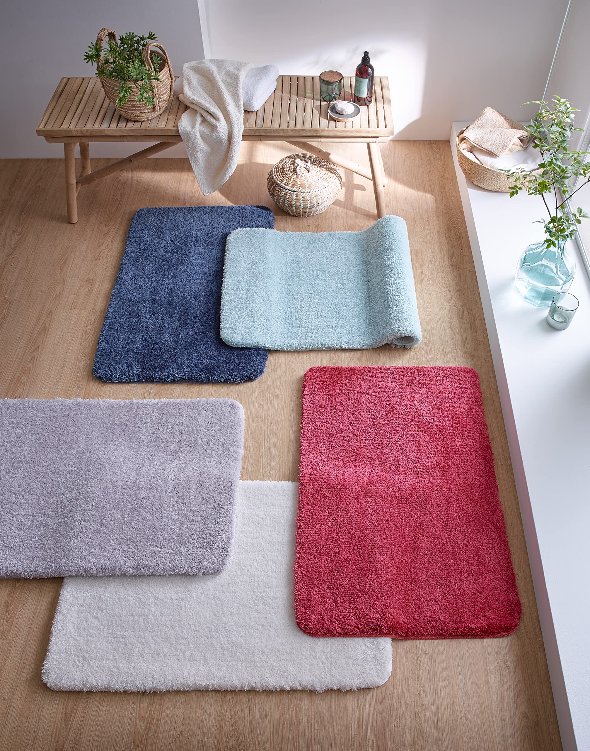 Kleine Wolke Badteppich Meadow Silbergrau 70 x 120 cm | OEKO-TEX zertifiziert, rutschhemmende Unterseite, für Fußbodenheizung, maschinenwaschbar, 100% Polyester
