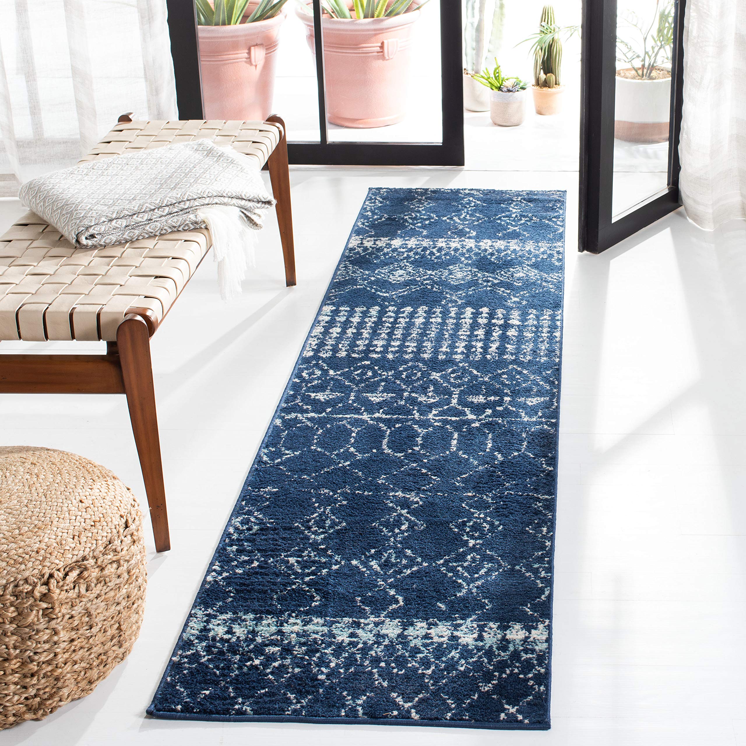 Safavieh Boho Rug for Living Room Dining Room, Bedroom - Tulum Collection, Short Pile, in Navy and Ivory, 91 X 152 cm