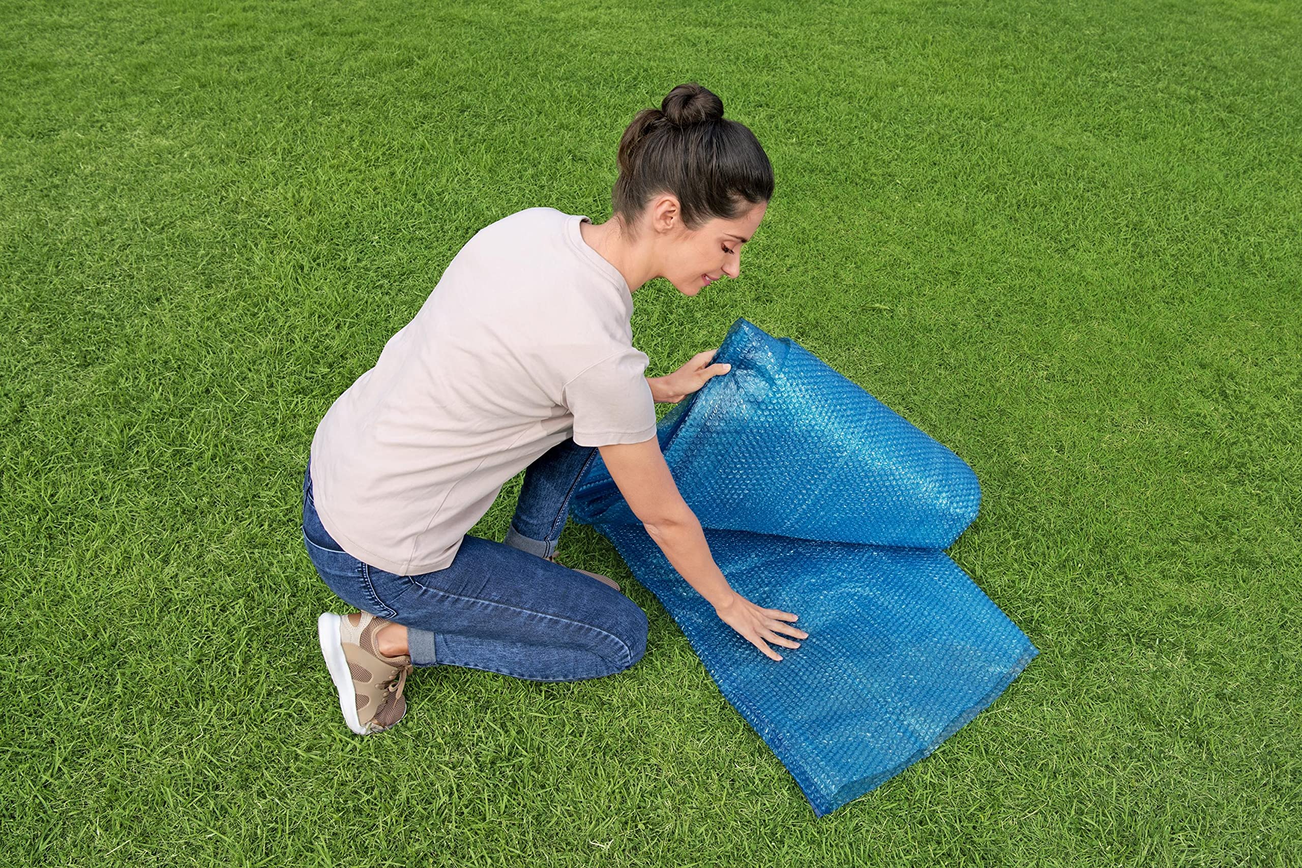 Bestway Flowclear™ 14' x 8'2" x 39.5"/4.27m x 2.50m x 1.00m Solar Pool Cover