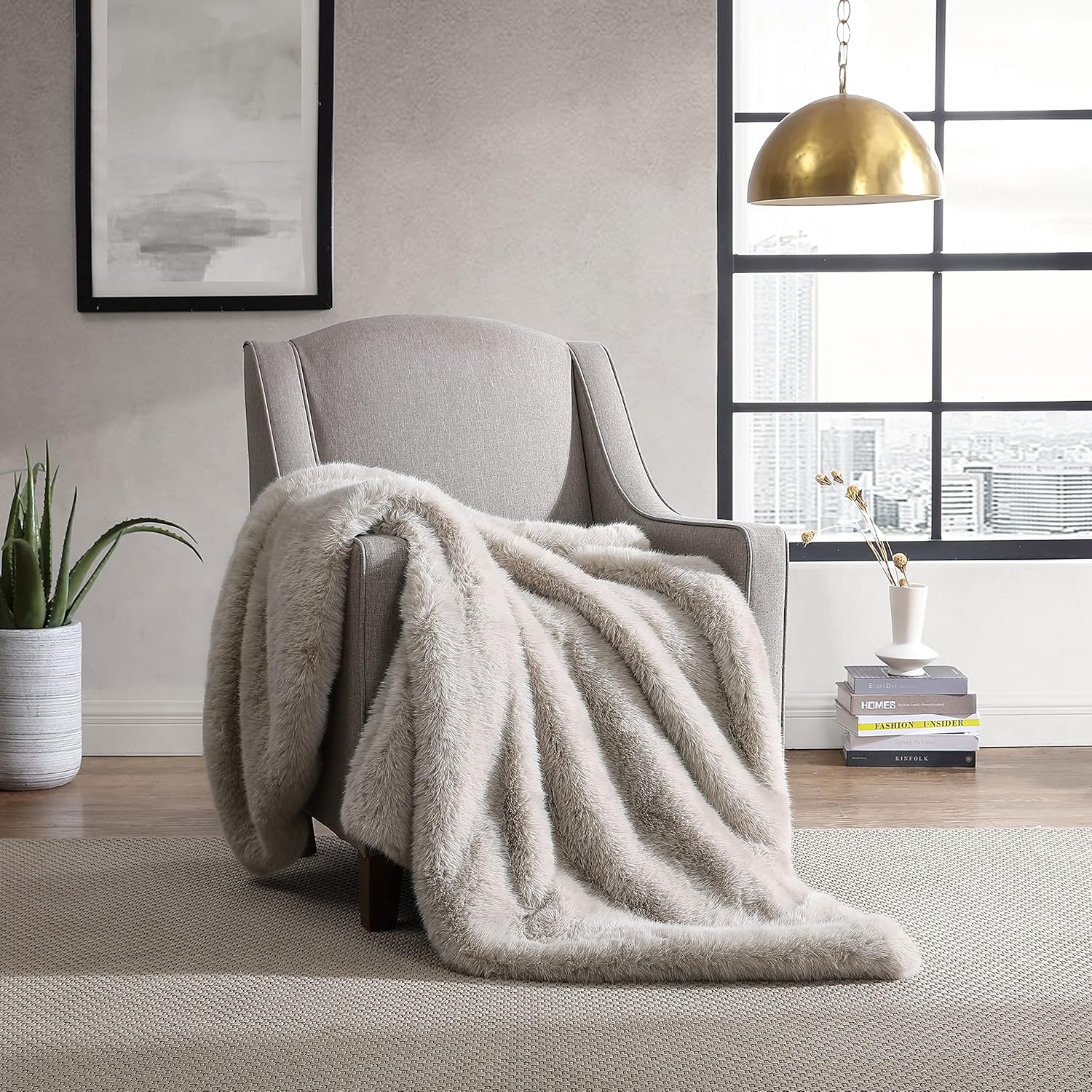 ED Ellen DeGeneres Throw Blanket Ultra Soft Faux Fur Home