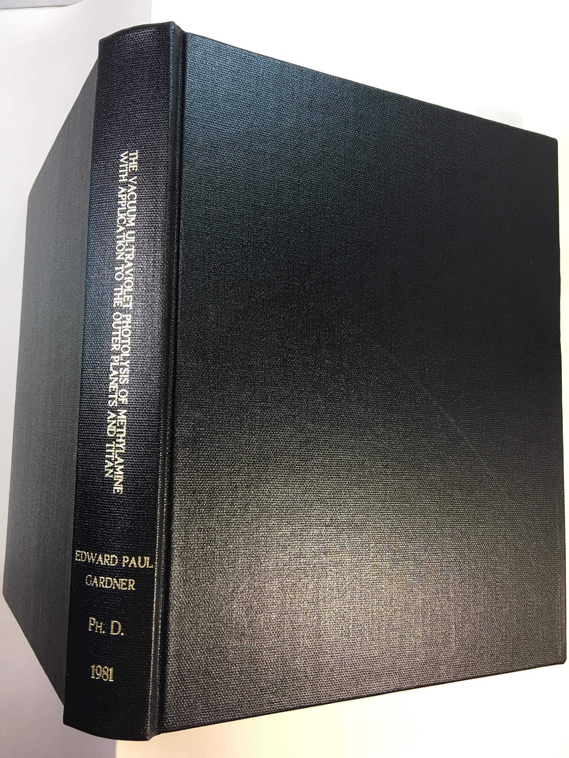 The Vacuum Ultraviolet Photolysis of Methylamine with Application to the Outer Planets and Titan