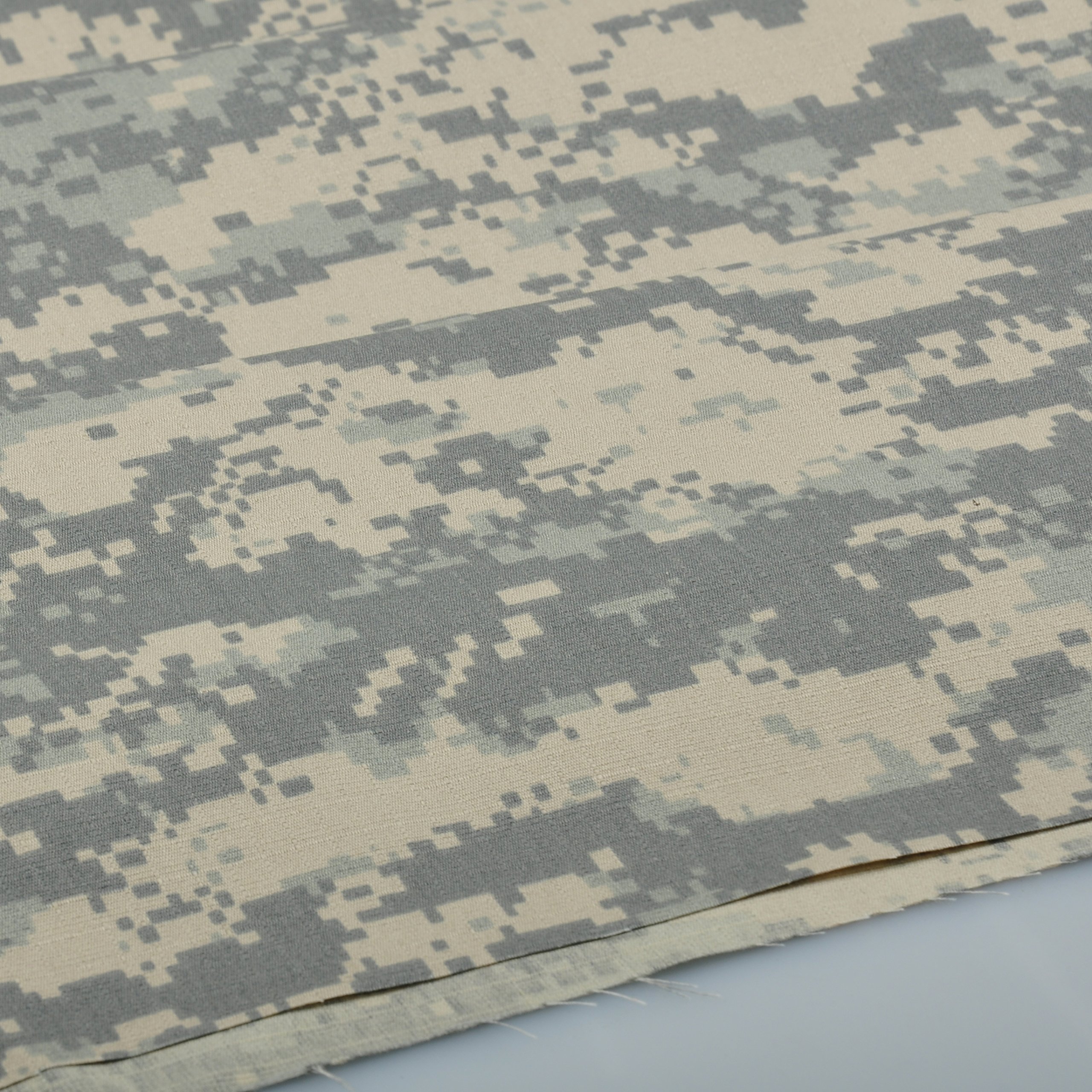 DPM迷彩　ポリコットン混紡　ツイル生地　150cm x 12m DPM迷彩 ポリコットン混紡 ツイル生地 150cm x 12m