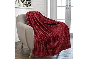 PAVILIA Maroon Fleece Blanket - Soft and Snuggly Treat for Your Home