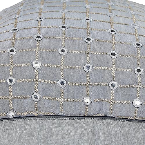 Miniatura 8 de SCARLETT LINENS Juego de 2 fundas de almohada plateadas de 16 x 16 pulgadas almohadas plateadas para sofá funda de almohada de Navidad almohadas