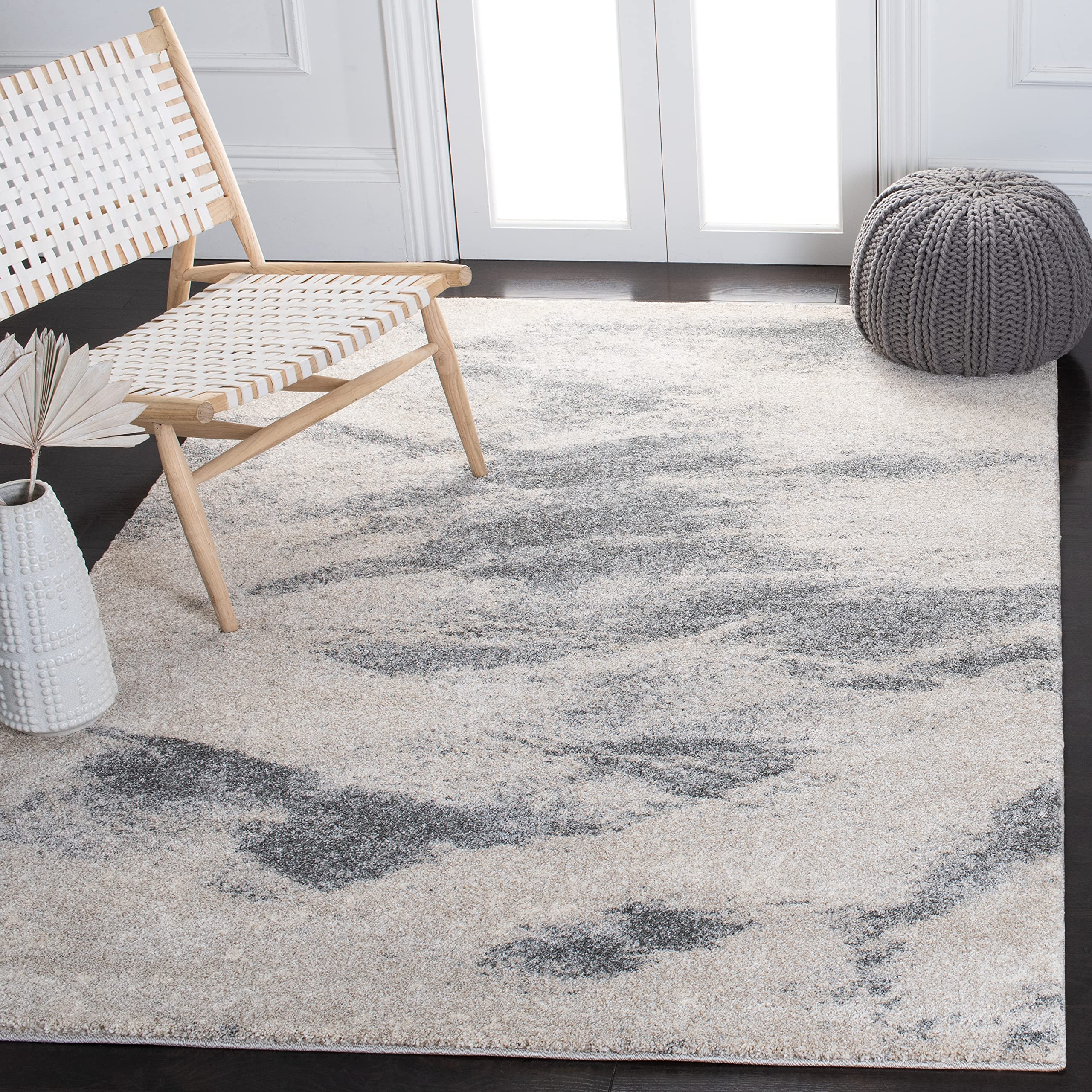 SAFAVIEH Retro Collection Accent Rug - 4' x 6', Beige & Grey, Modern Abstract Design, Non-Shedding & Easy Care, Ideal for High Traffic Areas in