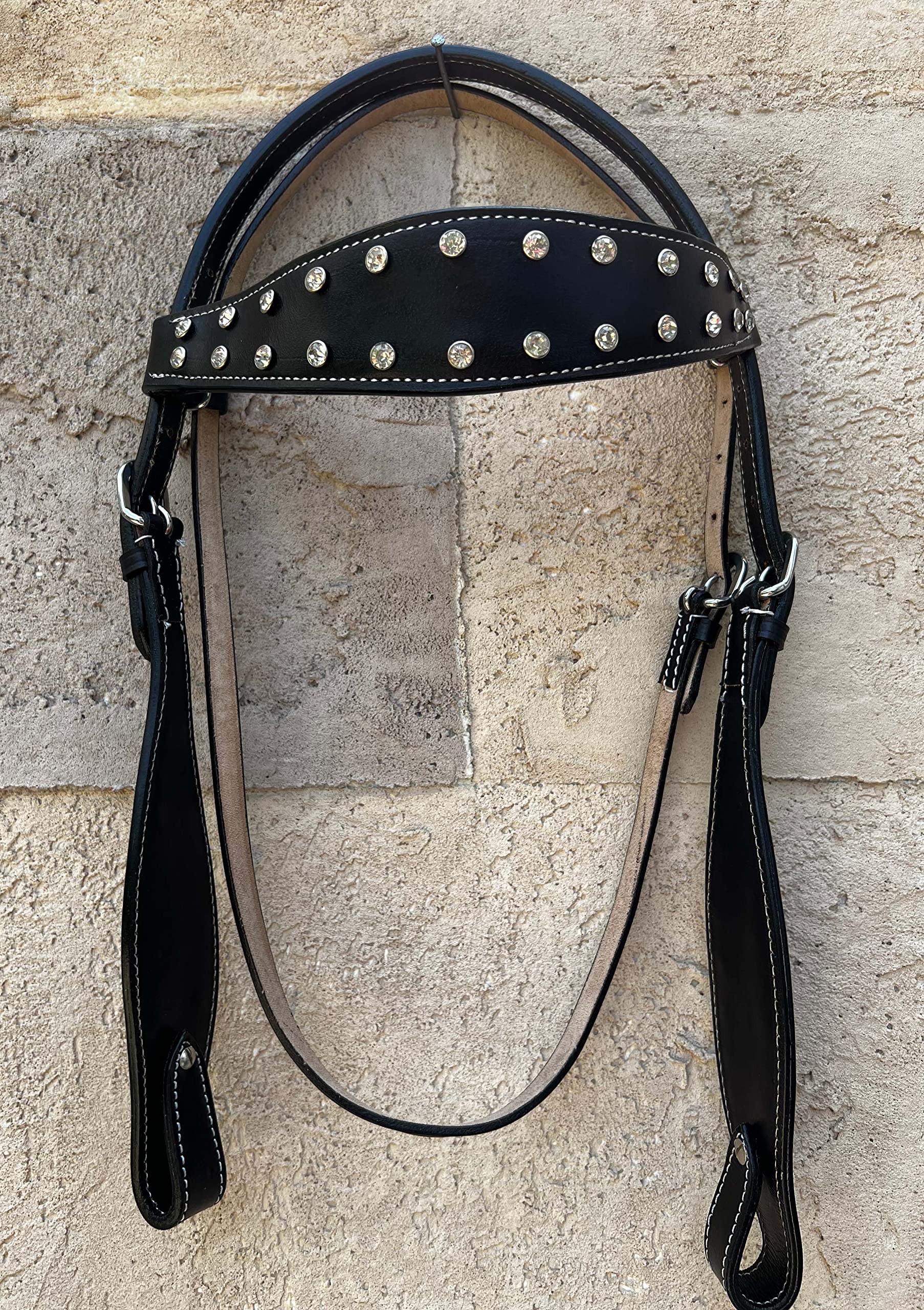 Ensemble Tête De Cheval Et Collier Poitrine En Cuir NOIR - NEUF Avec Conchos