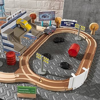 Amazon | KIDKRAFT ディズニーピクサー カーズ 3 トーマスビル 50