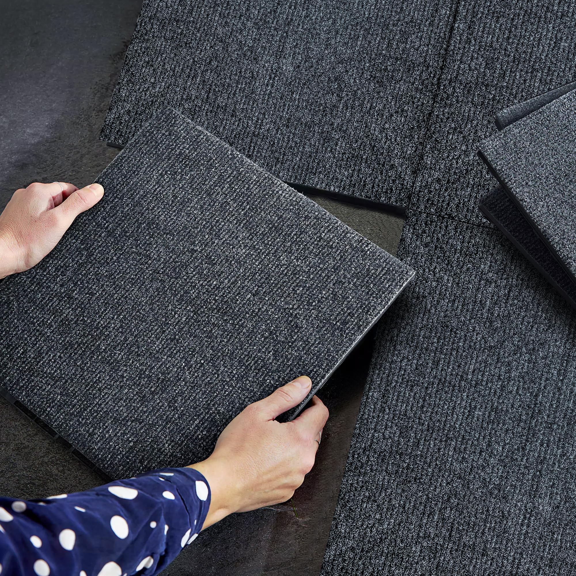 36er Set Teppich-Klickfliesen 30x30 cm, Interlocking Carpet Floor Tiles für Büro, Wohnzimmer, Balkon & Innenbereiche, Anti-Rutsch & Bodenschonend, schnelle DIY-Verlegung, Grau