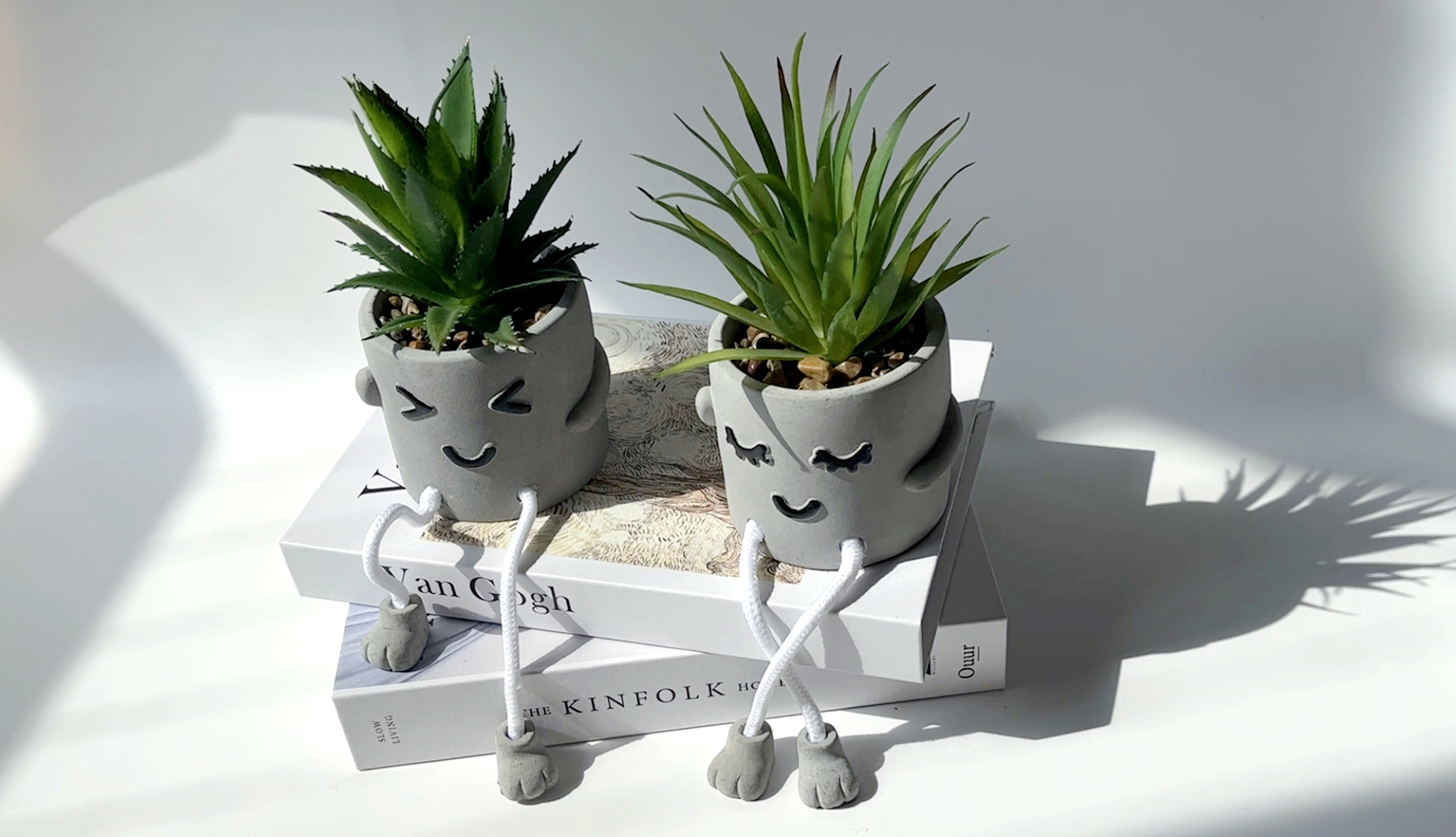 MAKHOT - Paquete De 2 Lindas Plantas Suculentas Artificiales Con Macetas Grises, Plantas Falsas Suculentas Decoración De Alféizar De Ventana Para Opción De Regalo, Mini Suculentas En Maceta Para