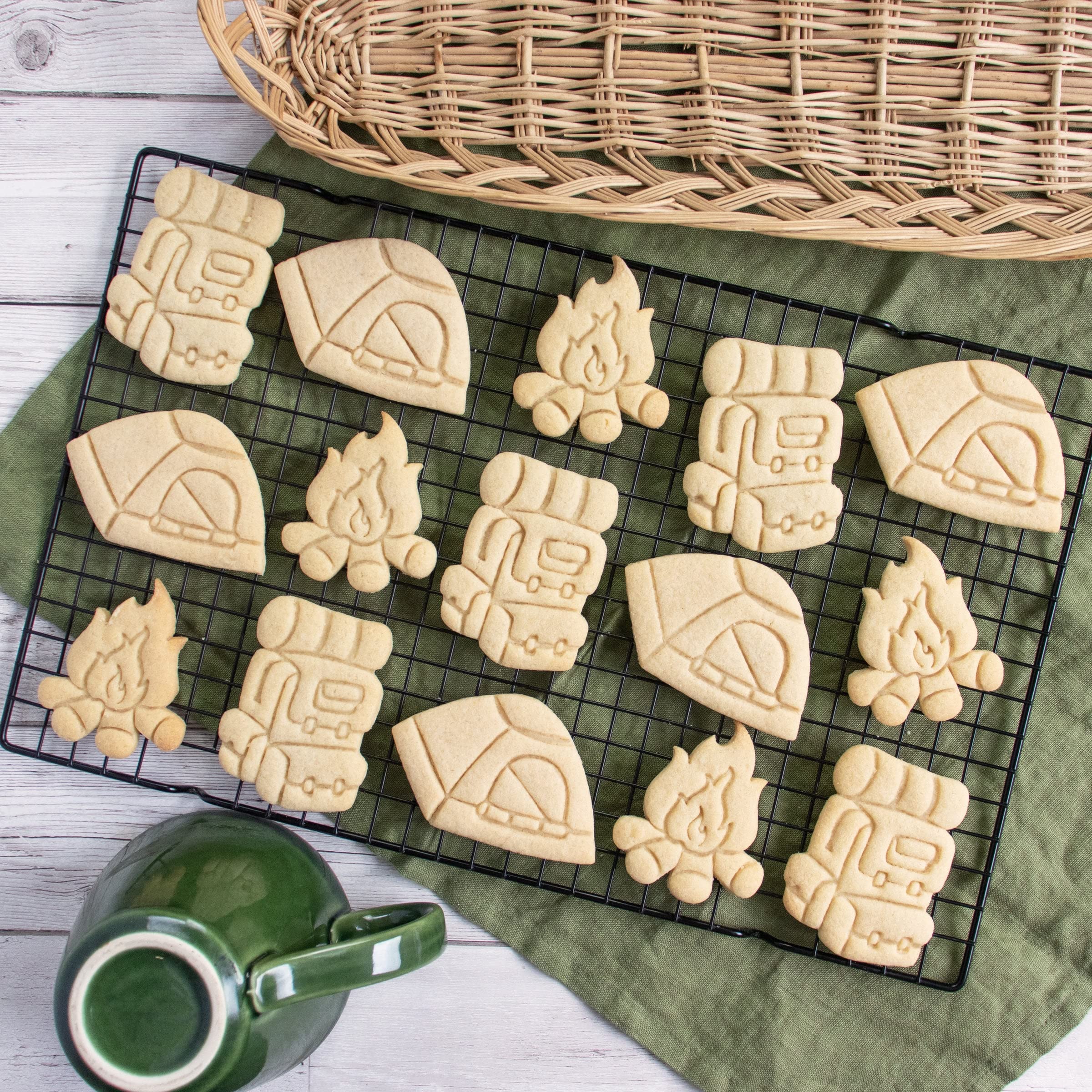 BAKERLOGY Zestaw 3 foremek do ciastek kempingowych (wzory: plecak, namiot i ognisko) – szczegółowy wzór foremki do ciastek do pieczenia i rękodzieła, idealny do kremówki, ciasta, gliny